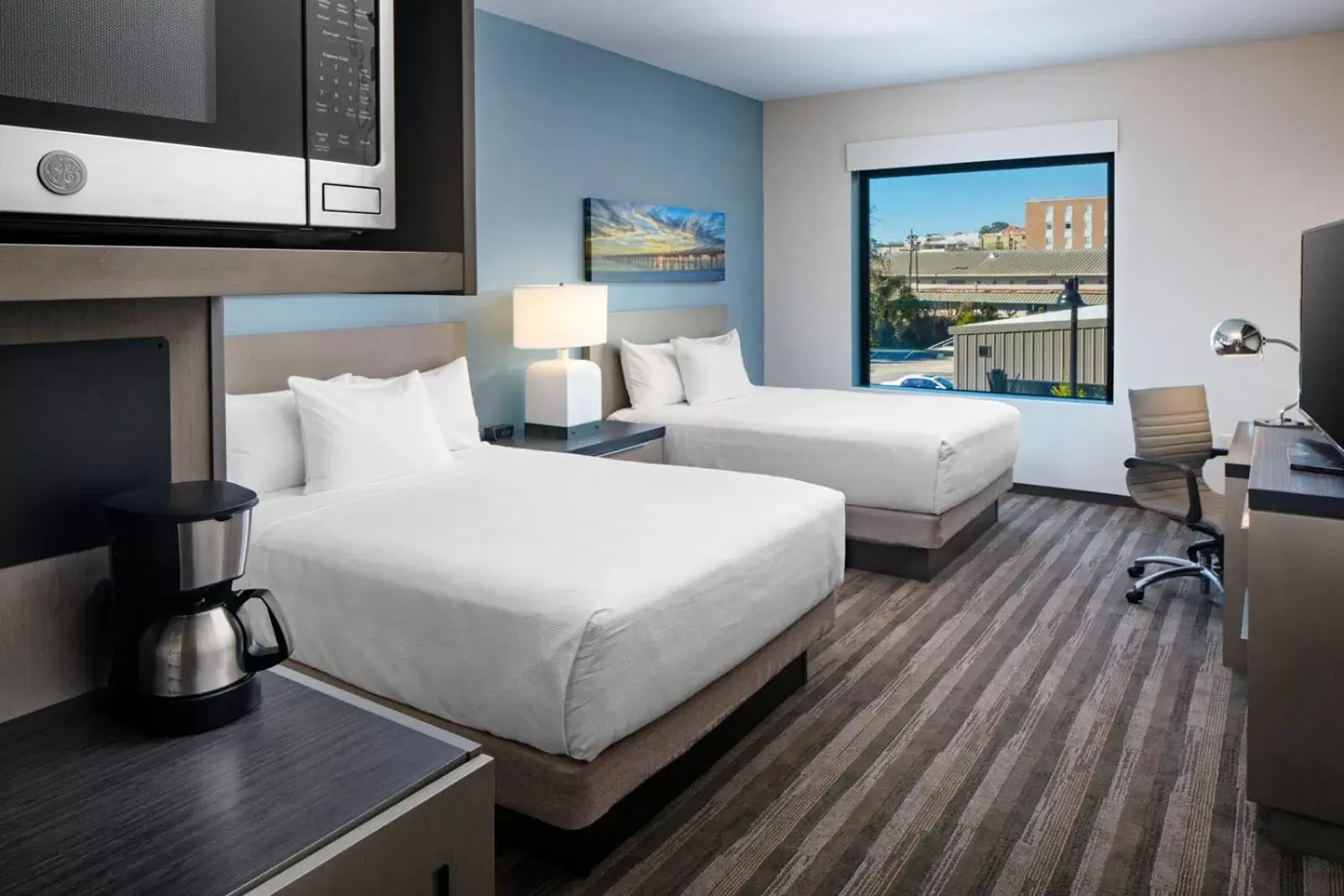 Queen Room with Accessible Tub - Disability Access in Hyatt House Tallahassee Capitol University Queen Room with Accessible Tub - Disability Access in Hyatt House Tallahassee Capitol University