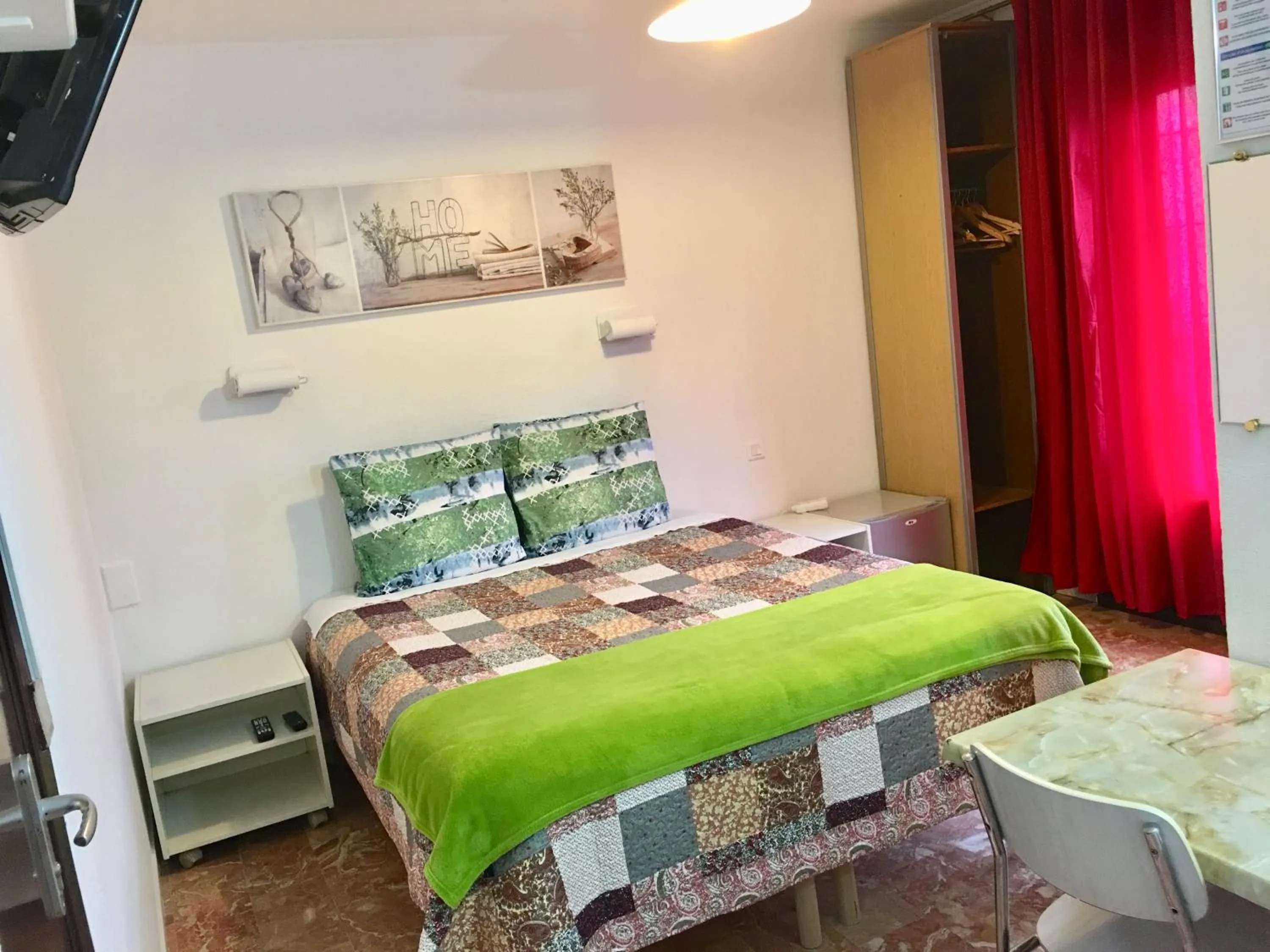 Bed in Hotel Paris Star