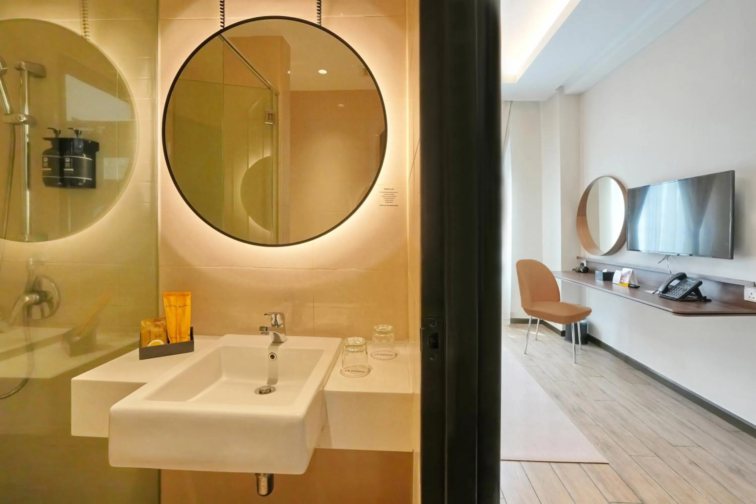 Bathroom, Bed in Cititel Express Ipoh