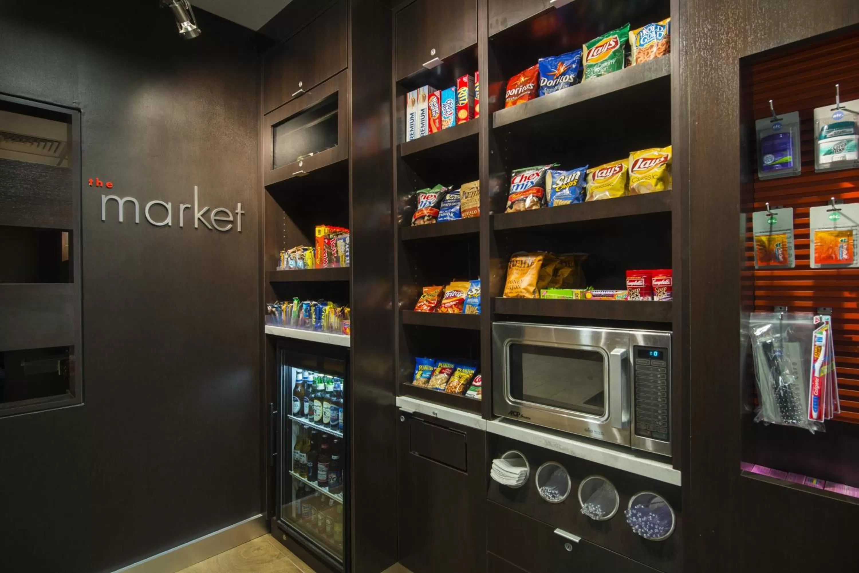 Restaurant/places to eat in Courtyard by Marriott Scranton Montage Mountain