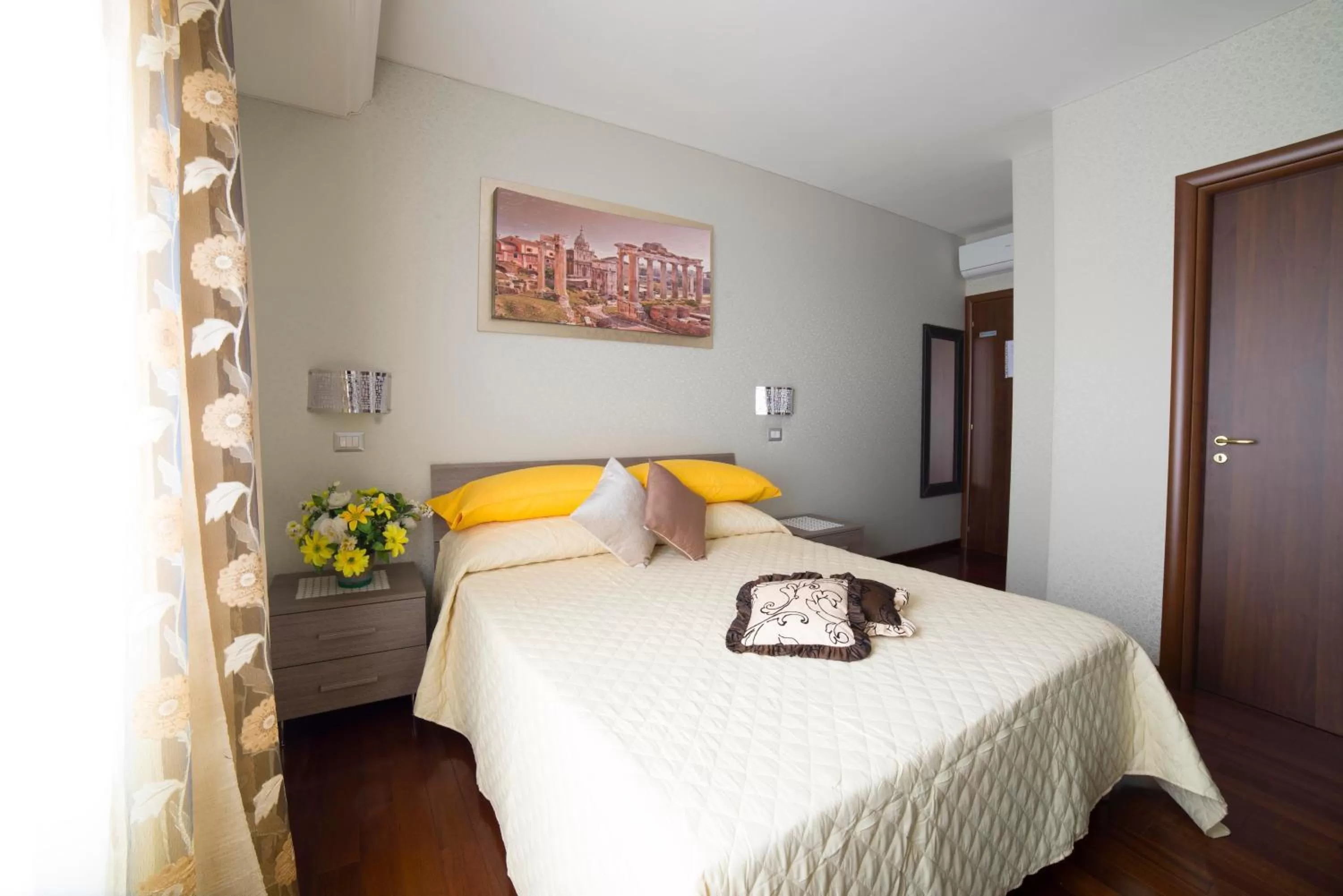 Photo of the whole room, Bed in Di Fronte alla Cupola