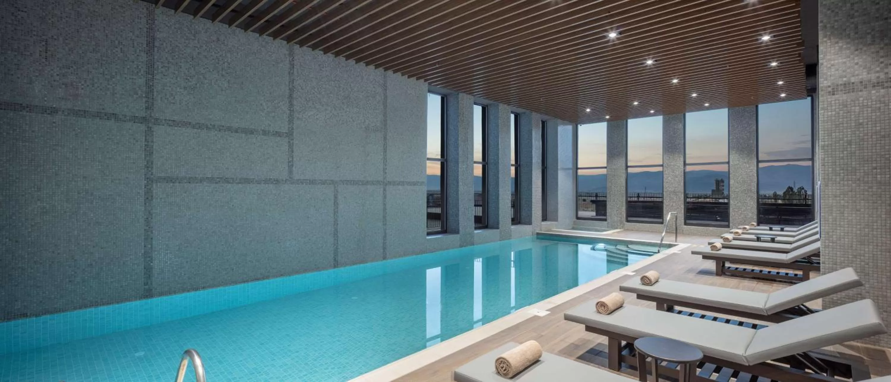 Swimming pool in Hilton Garden Inn Erzurum