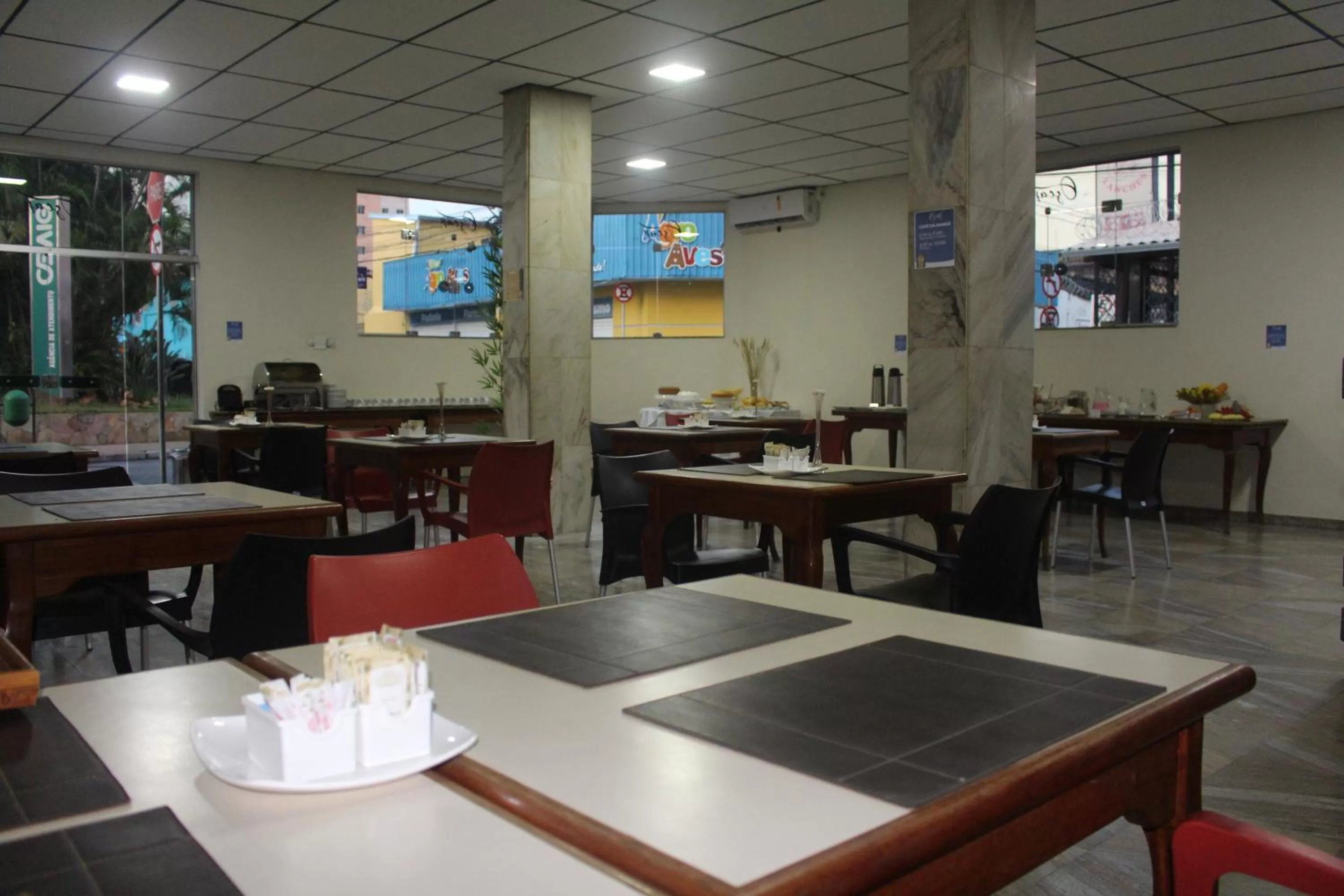 Buffet breakfast in Hotel Oscar Econômico Montes Claros