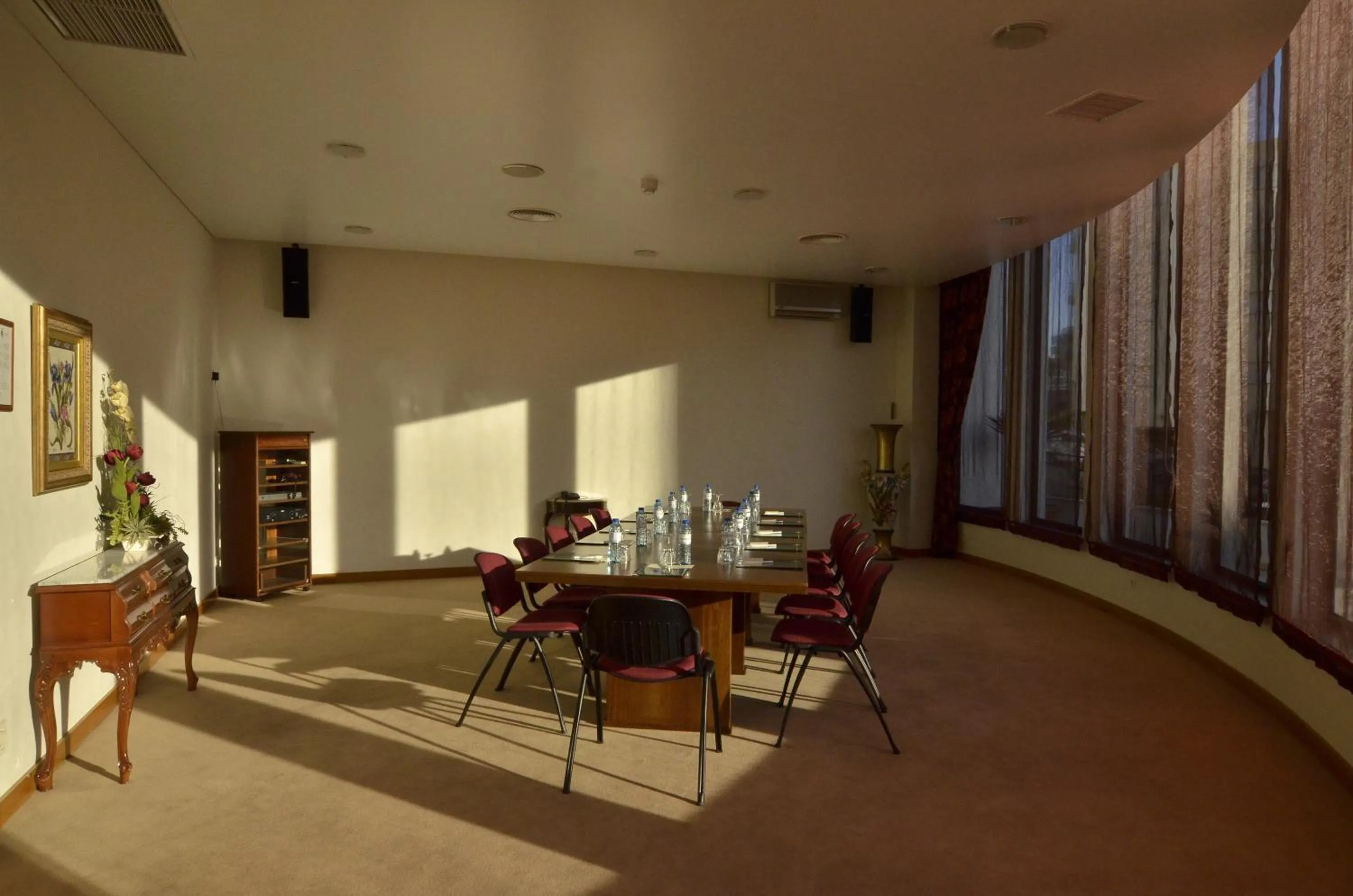 Business facilities in Hotel Cinquentenario & Conference Center