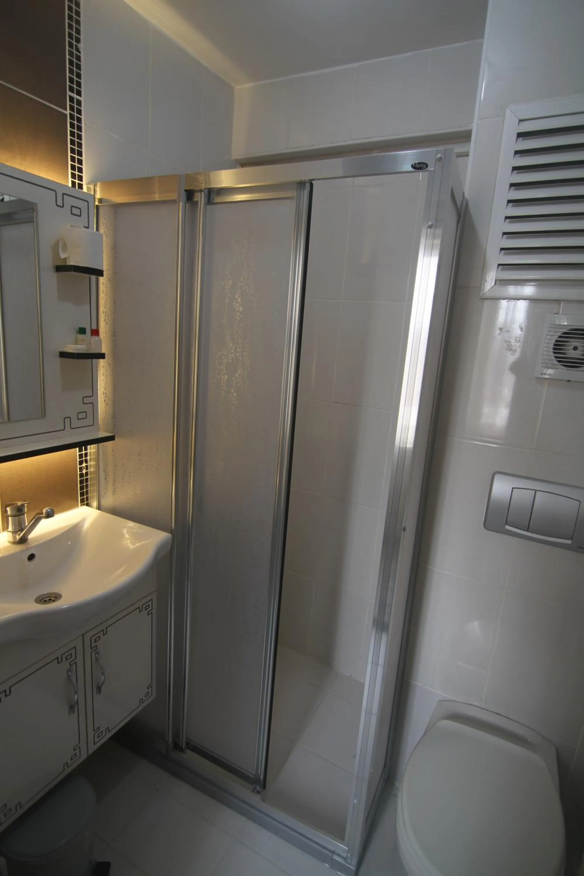 Shower in Grand Liza Hotel