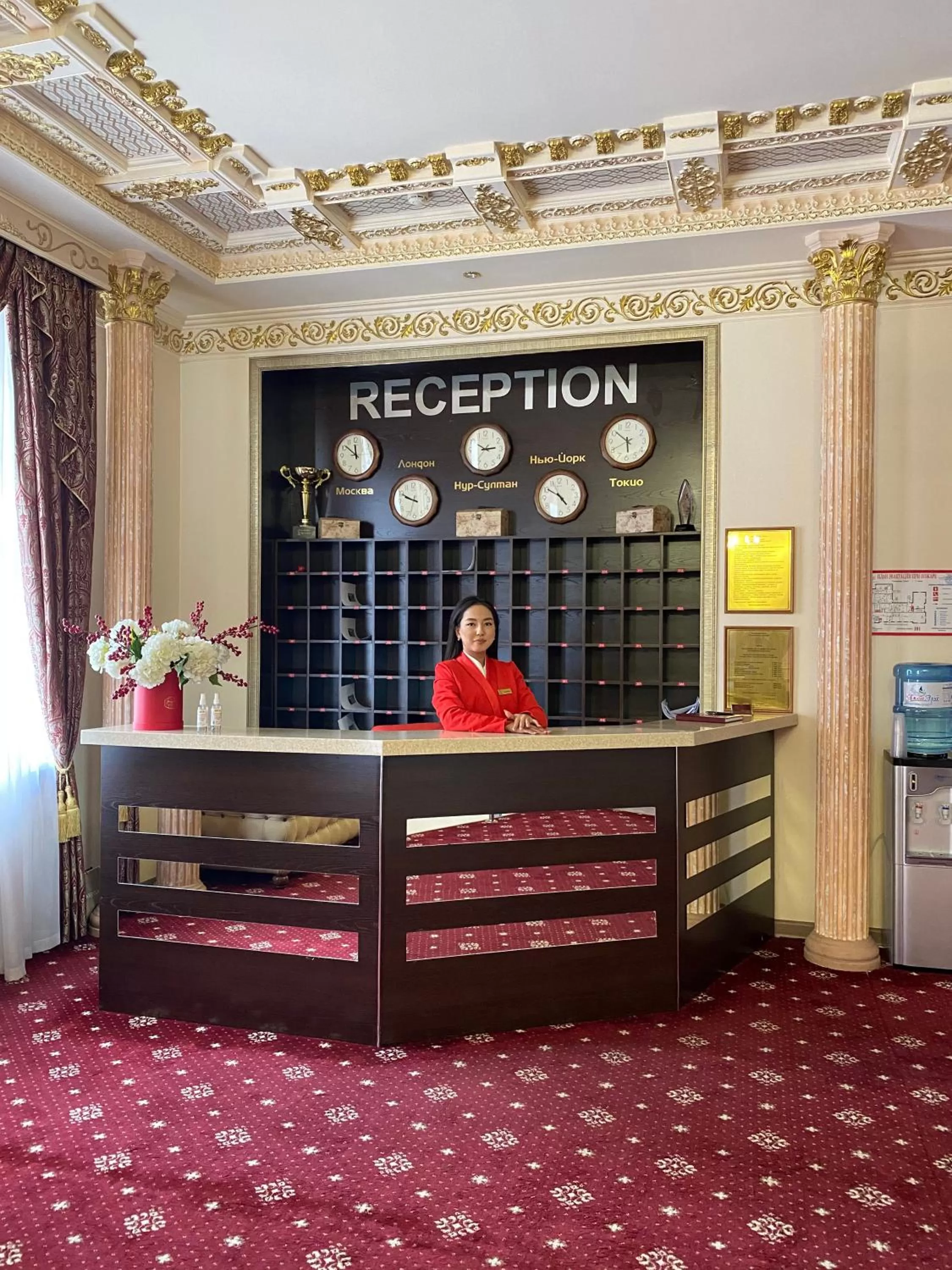 Living room, Lobby/Reception in Lion Hotel