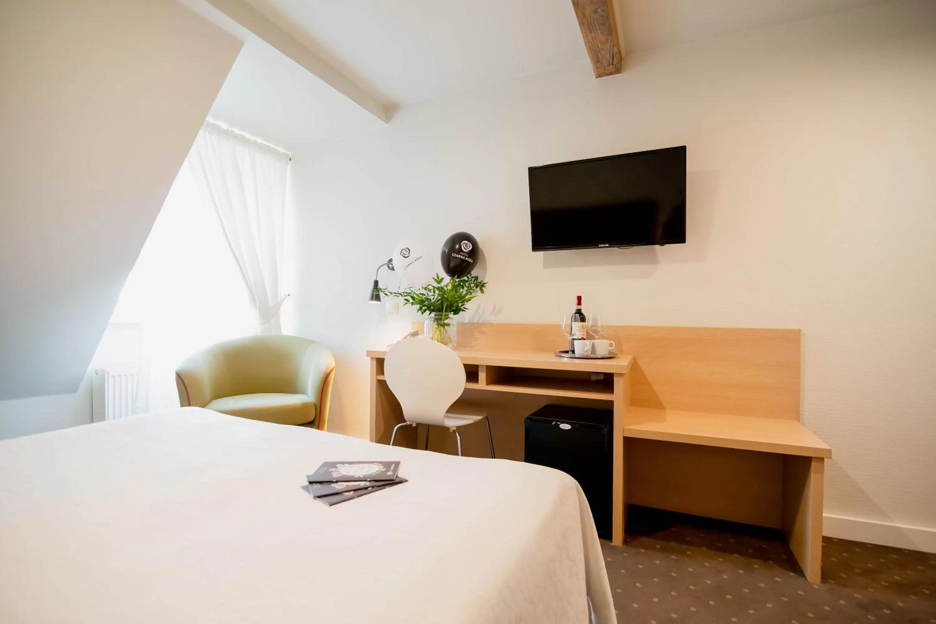 Photo of the whole room, Bed in Hotel Czarna Róża