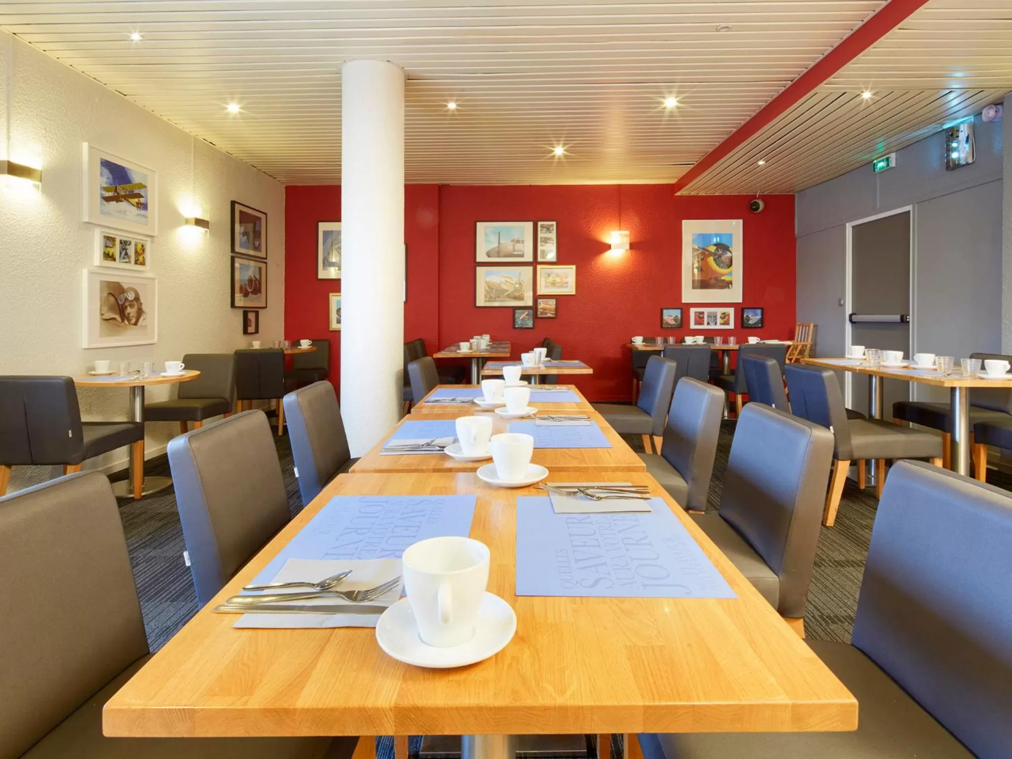 Restaurant/places to eat in Kyriad Hôtel Orly Aéroport - Athis Mons