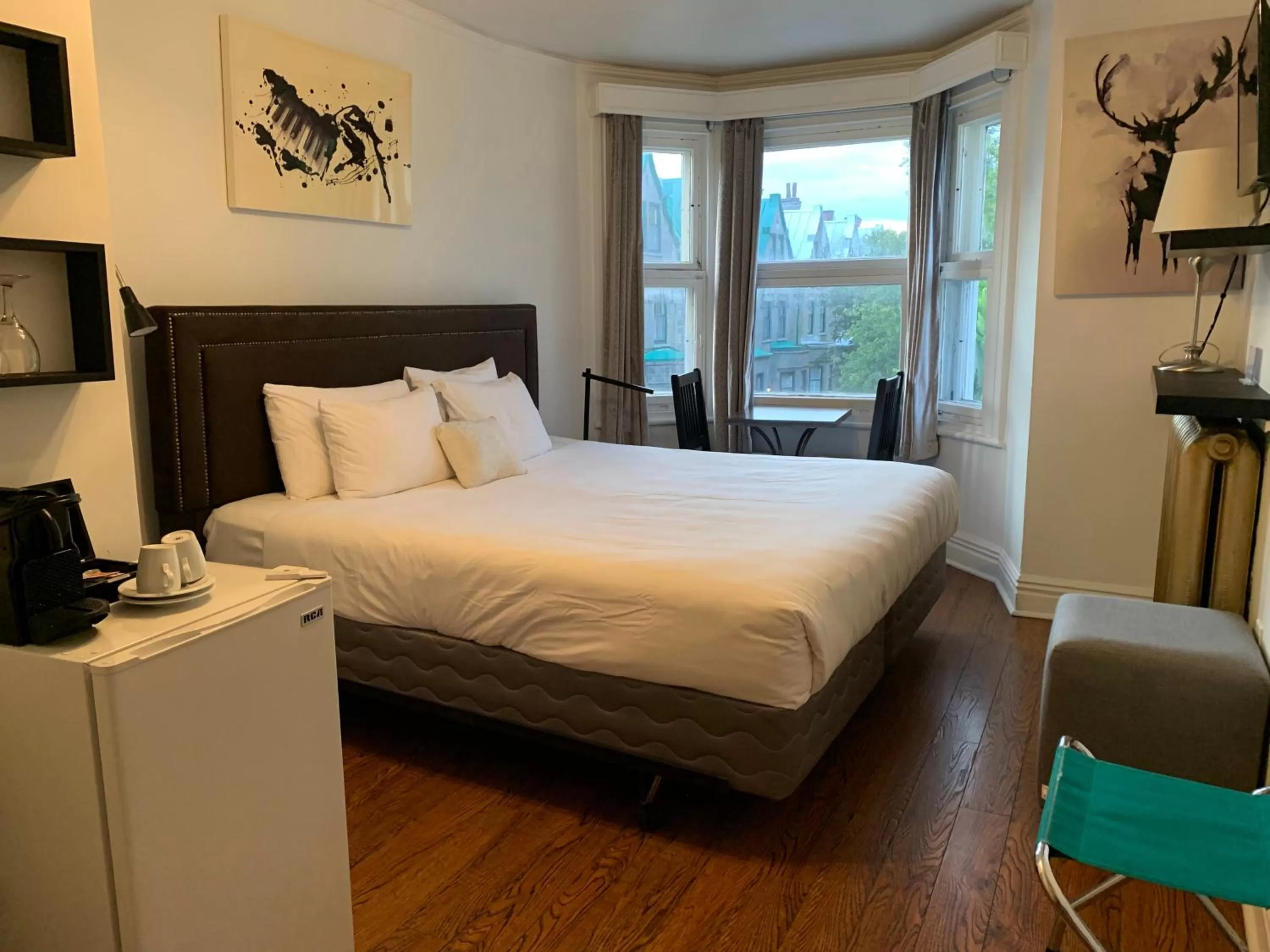 Bedroom, Bed in Manoir Sainte Genevieve