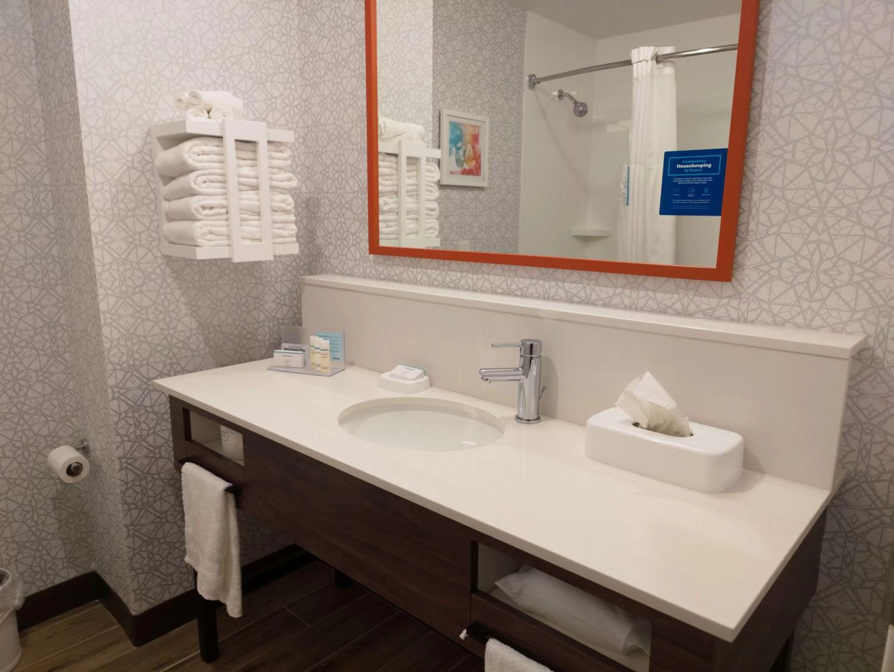 Bathroom in Hampton Inn Atlanta/Peachtree City