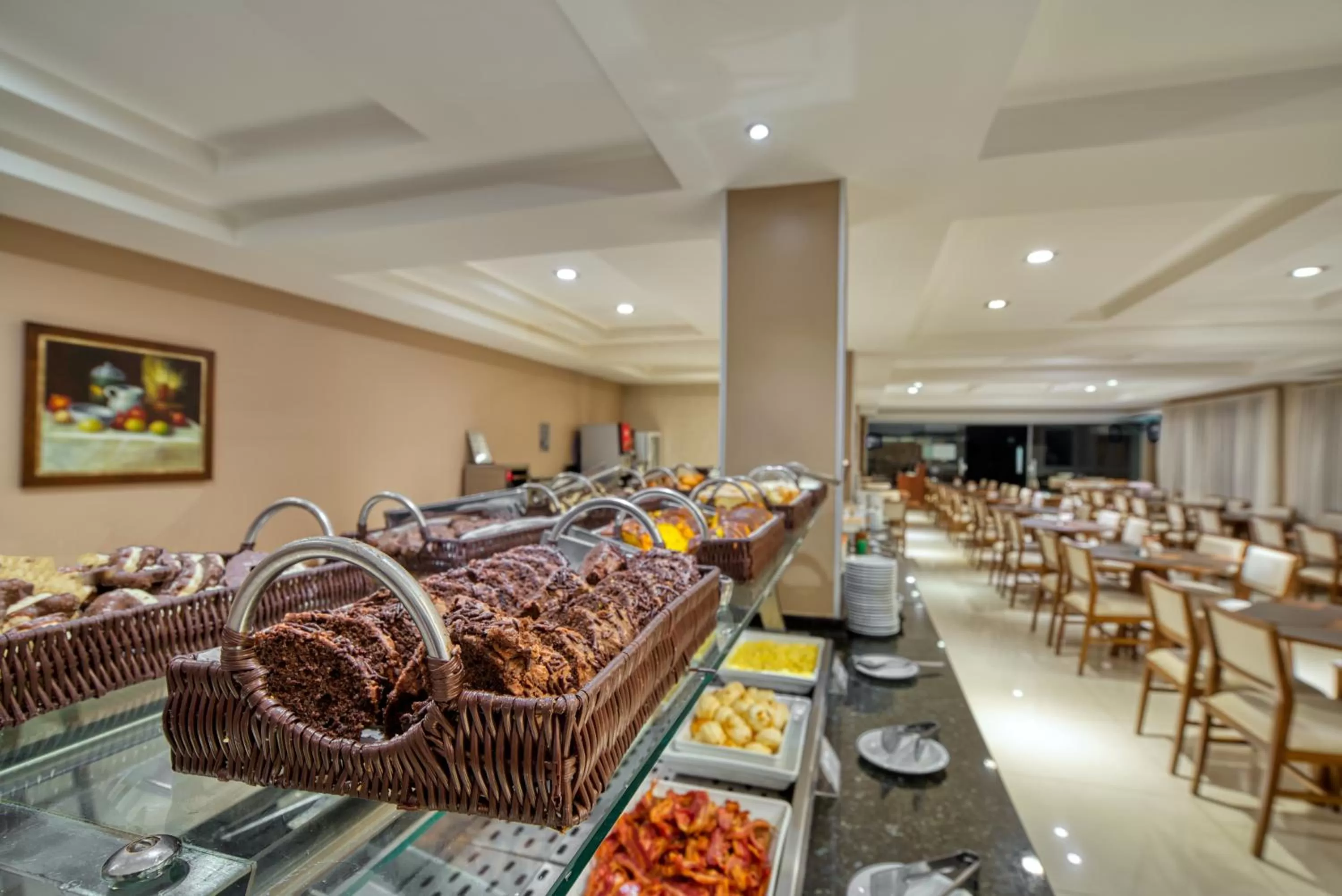Restaurant/places to eat in Viale Tower Hotel