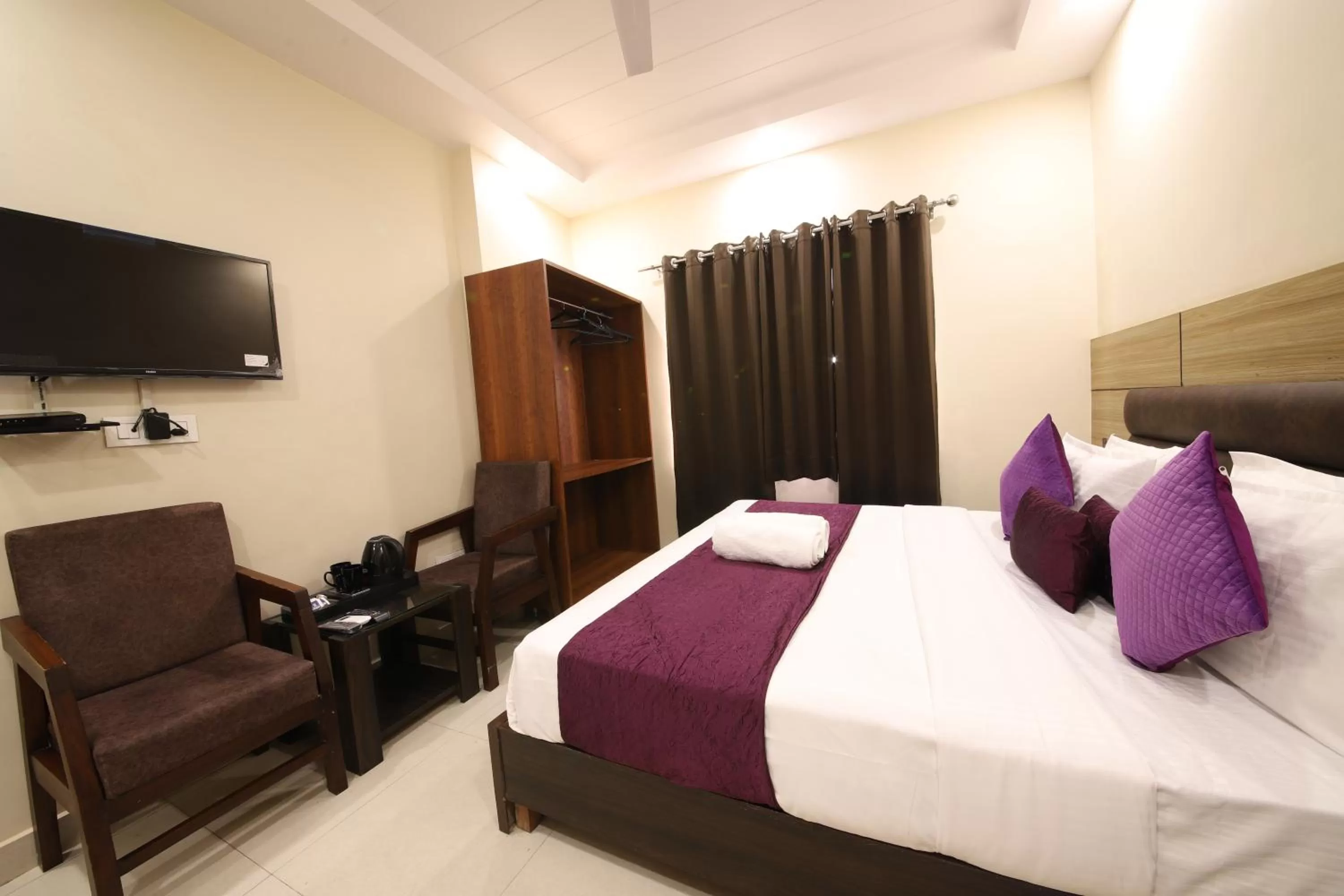 Bed in Perfectstayz Value Dwarkesh - Hotel Near Haridwar Railway station