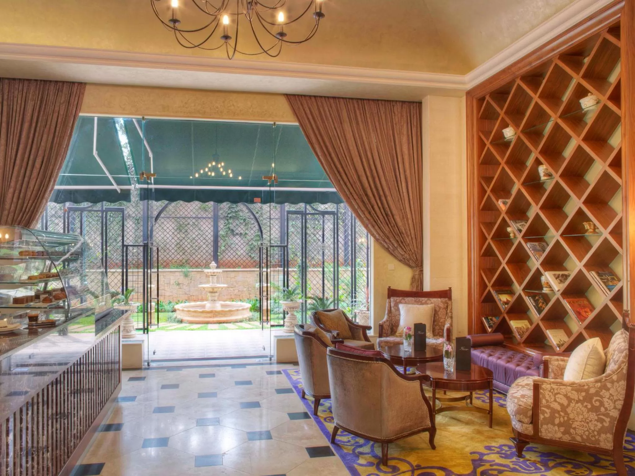 Lounge or bar in Villa Rosa Kempinski