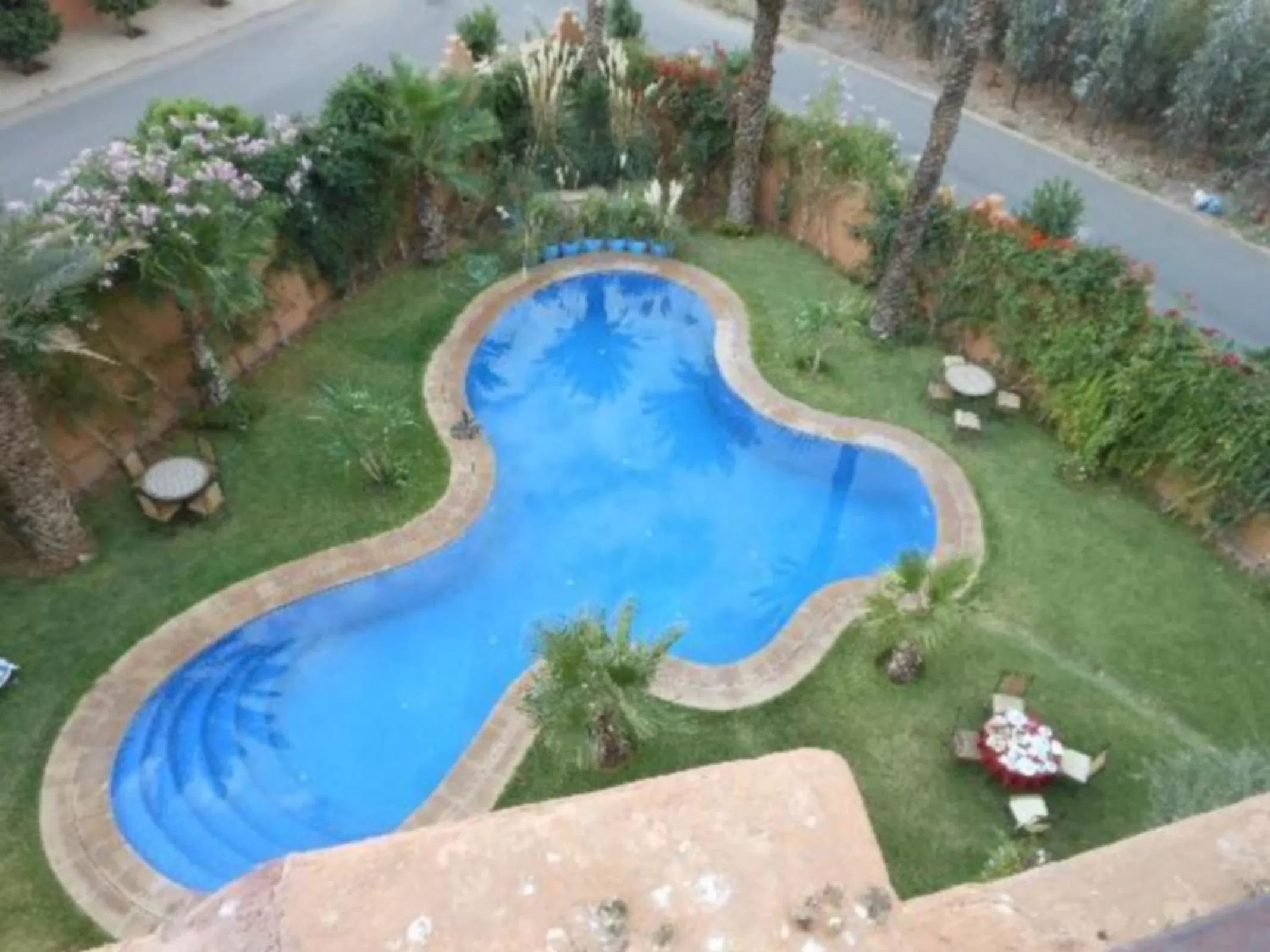 Swimming pool in Le Temple Des Arts