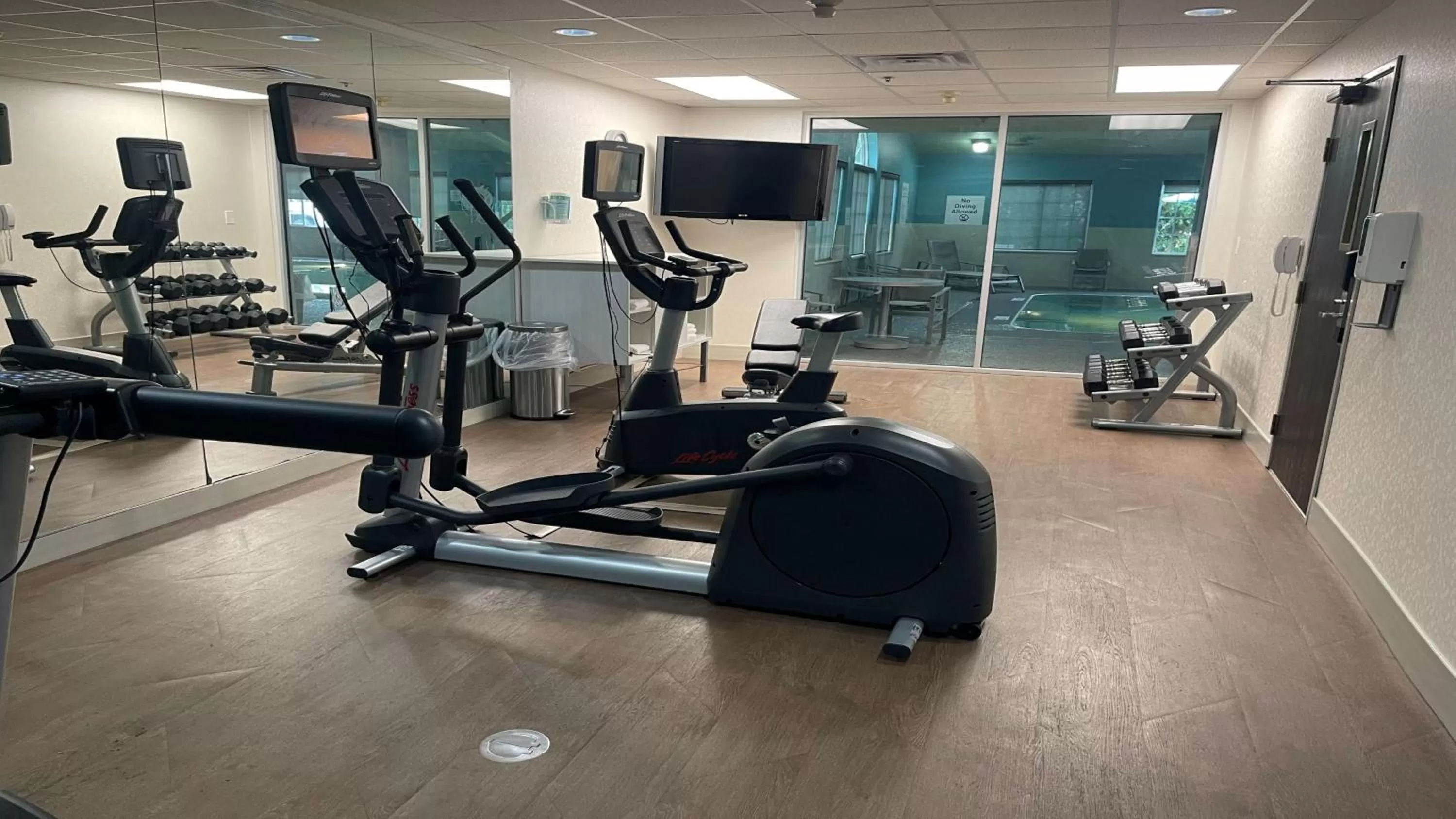 Fitness centre/facilities in Holiday Inn Express & Suites Ashtabula-Geneva by IHG