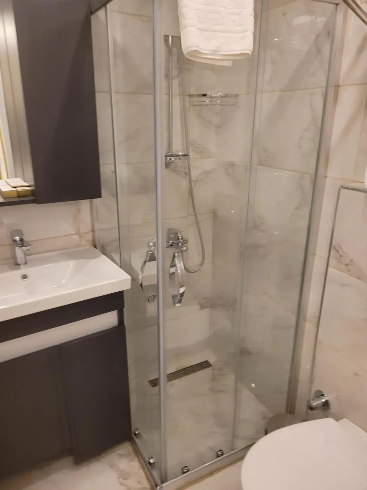 Bathroom in Mr BEYAZ HOTEL