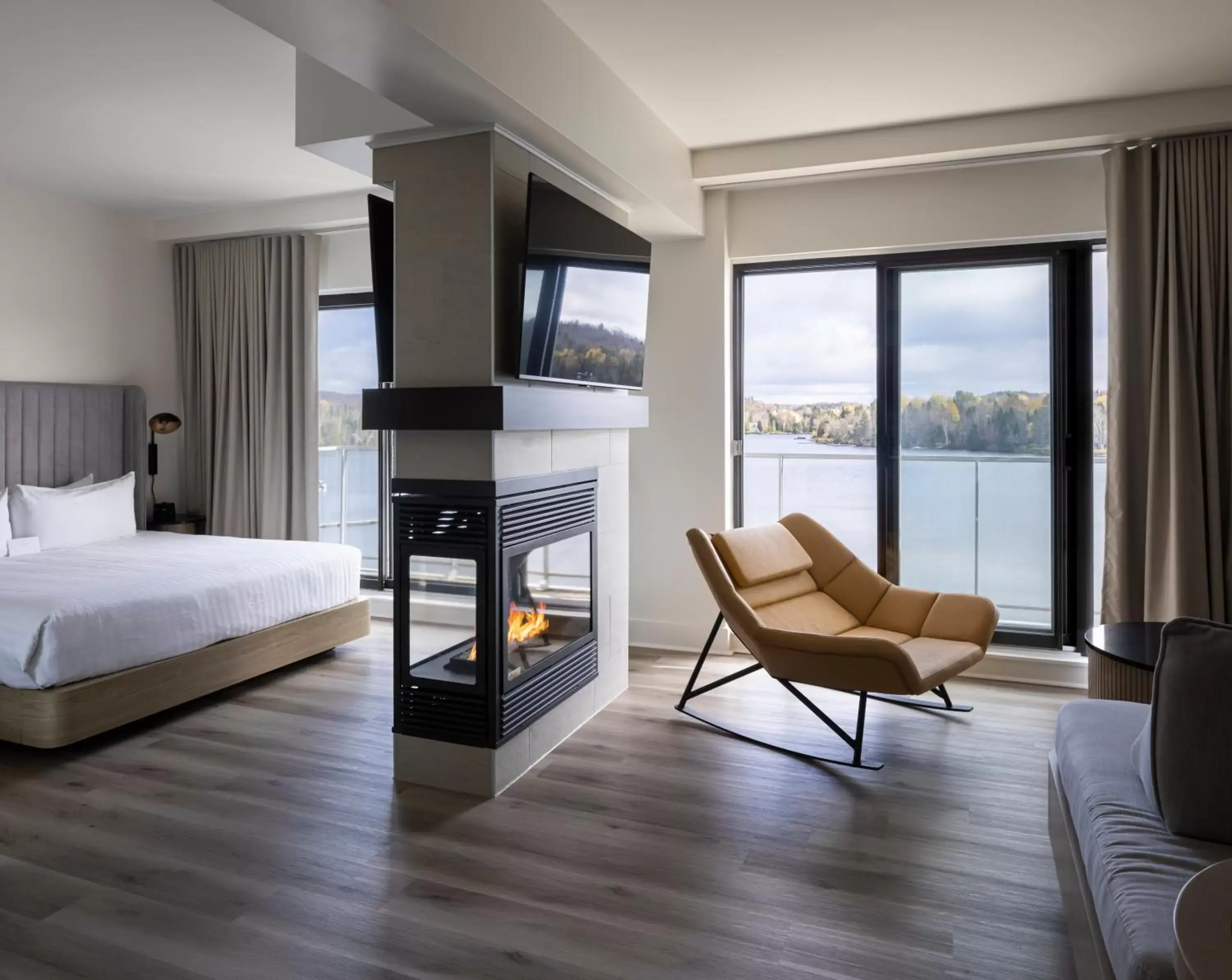 King Suite with Lake View Evolution in Estérel Resort King Suite with Lake View Evolution in Estérel Resort