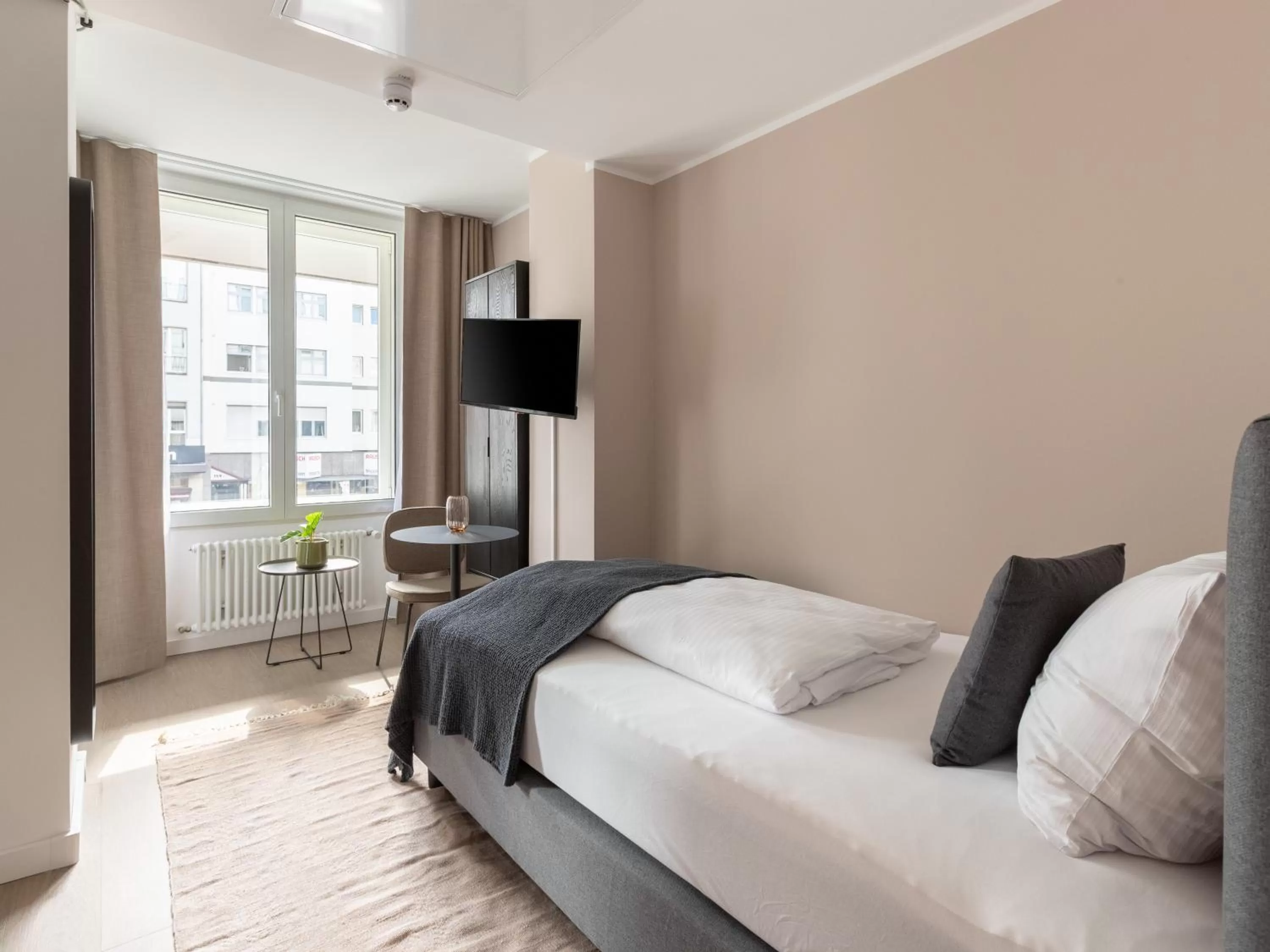 Bed in Limehome Berlin Luise Henriette Str - Digital Access