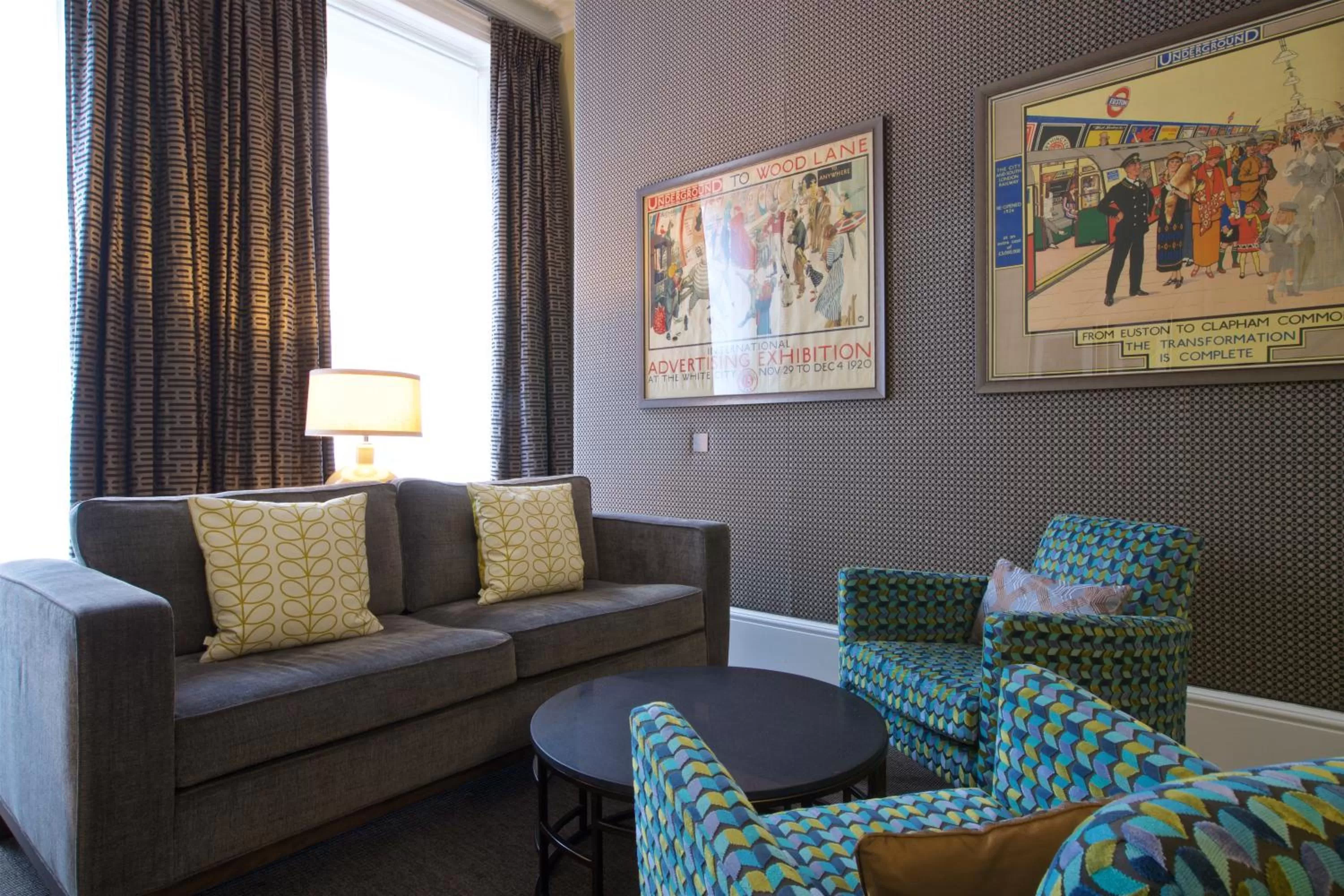 Living room in 54 Queen's Gate Hotel