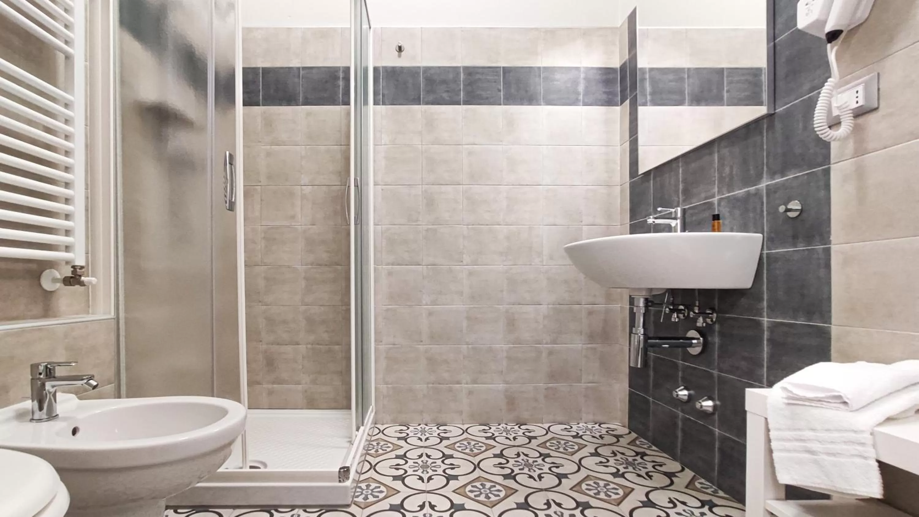 Bathroom in LA DAMA ROOM&BREAKFAST