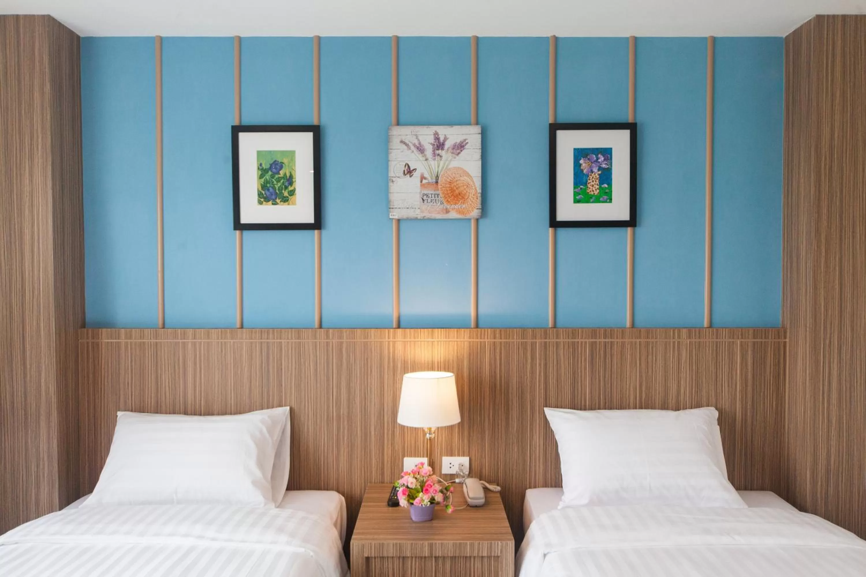 Bedroom, Bed in Anchan Laguna Hotel โรงแรมอัญชันลากูน่า