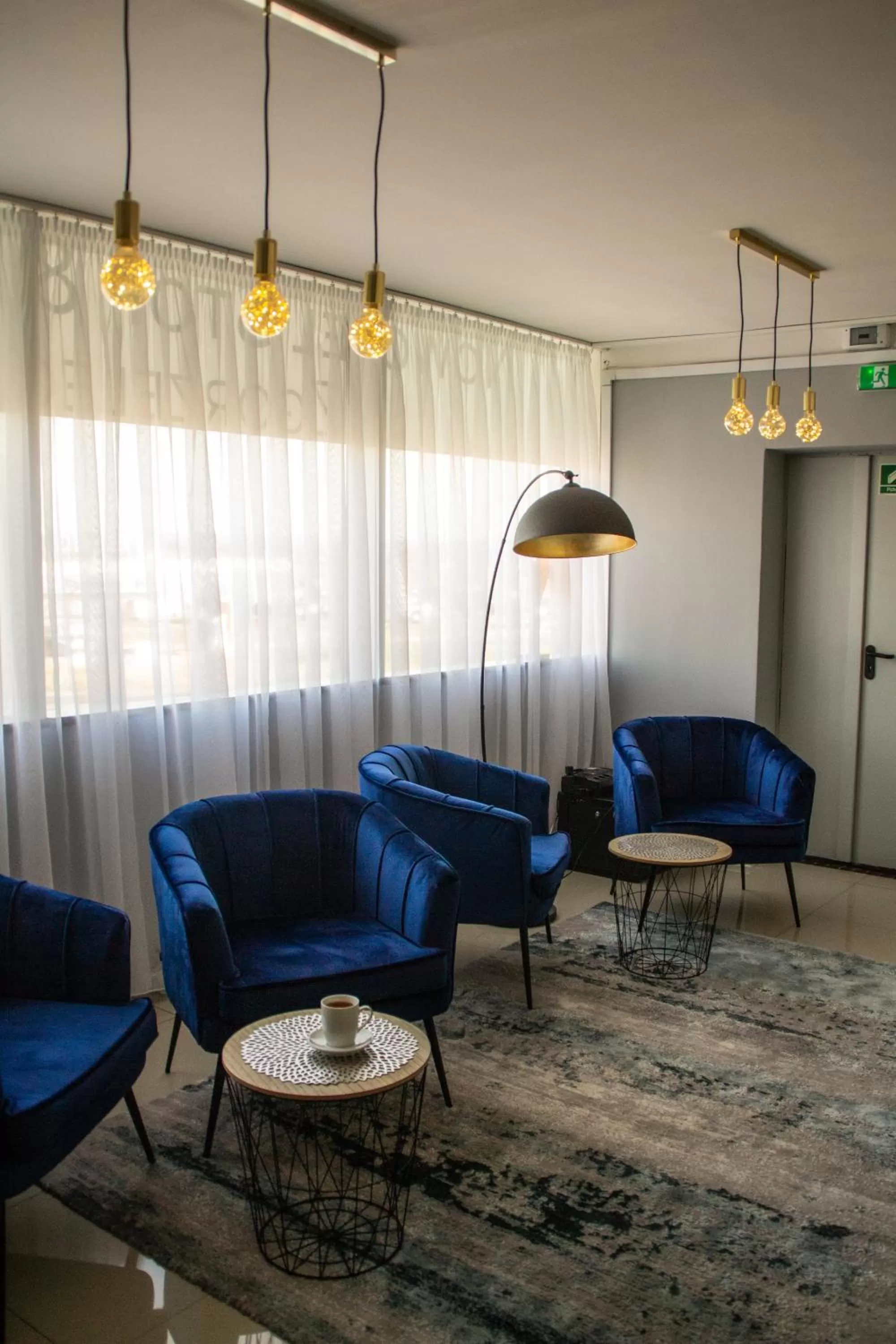 Communal lounge/ TV room in Noclegi Stop and Sleep Zgorzelec