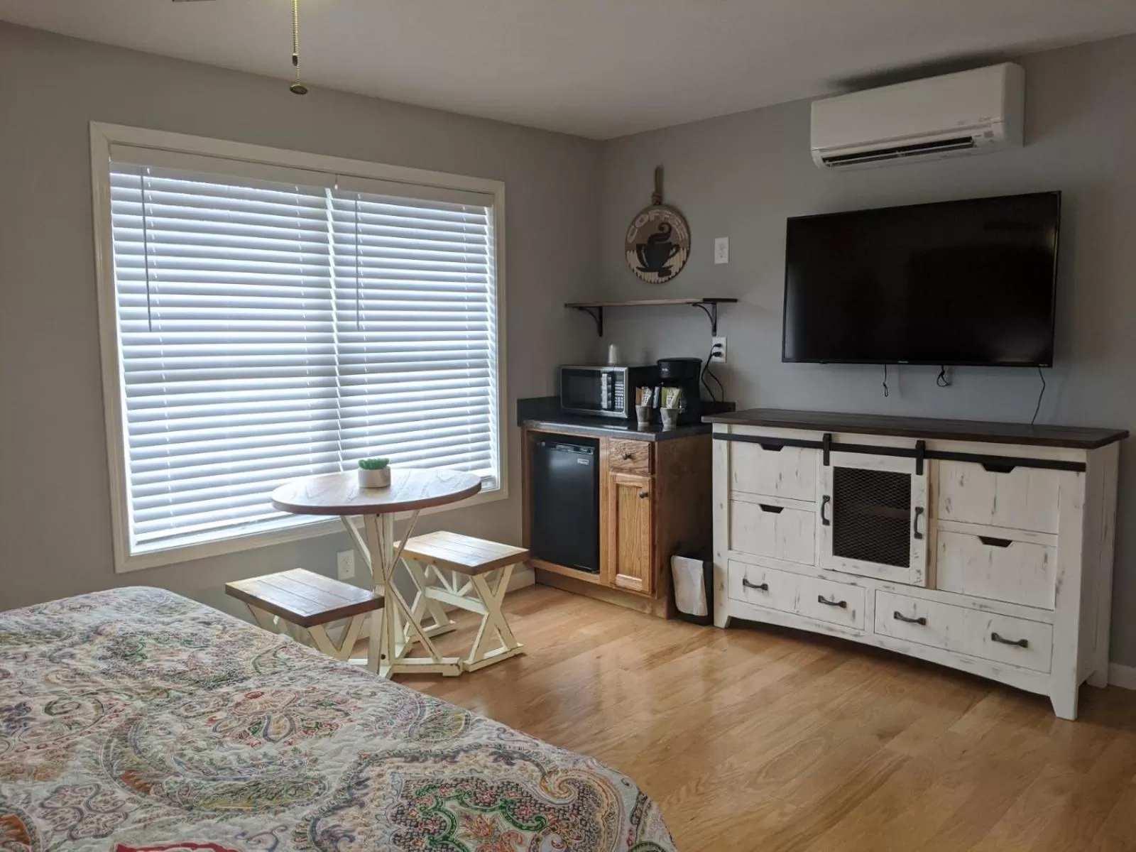 TV and multimedia, Bed in Heidi Motel - Helen