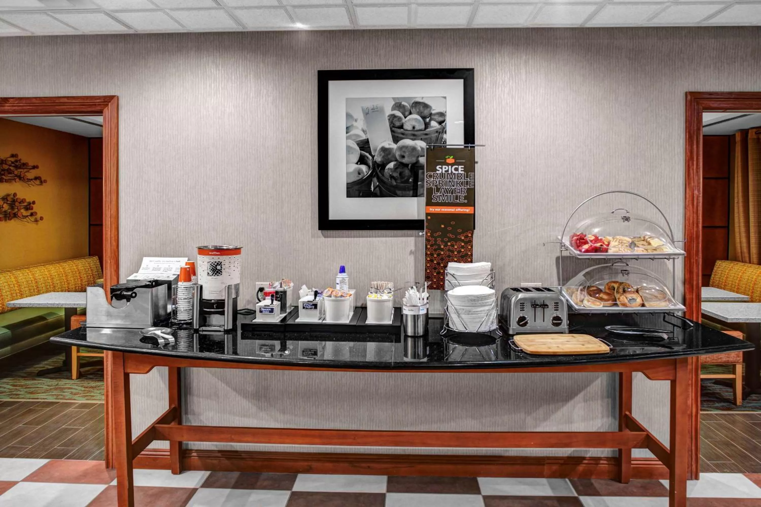 Dining area in Hampton Inn Coldwater