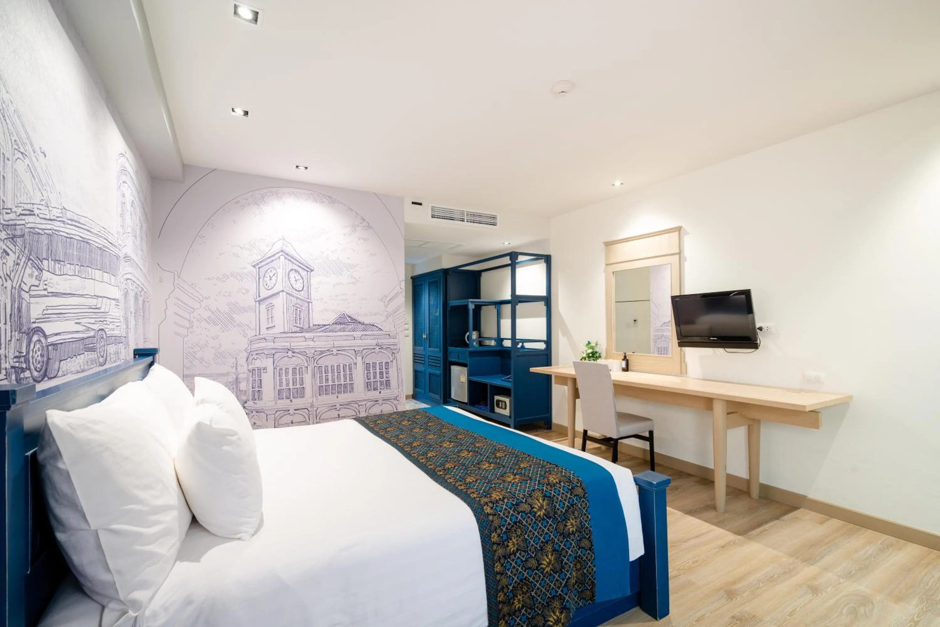 Deluxe Double Bed Pool Access + Free Coworking Space in Bhukitta Boutique Hotel Phuket Town