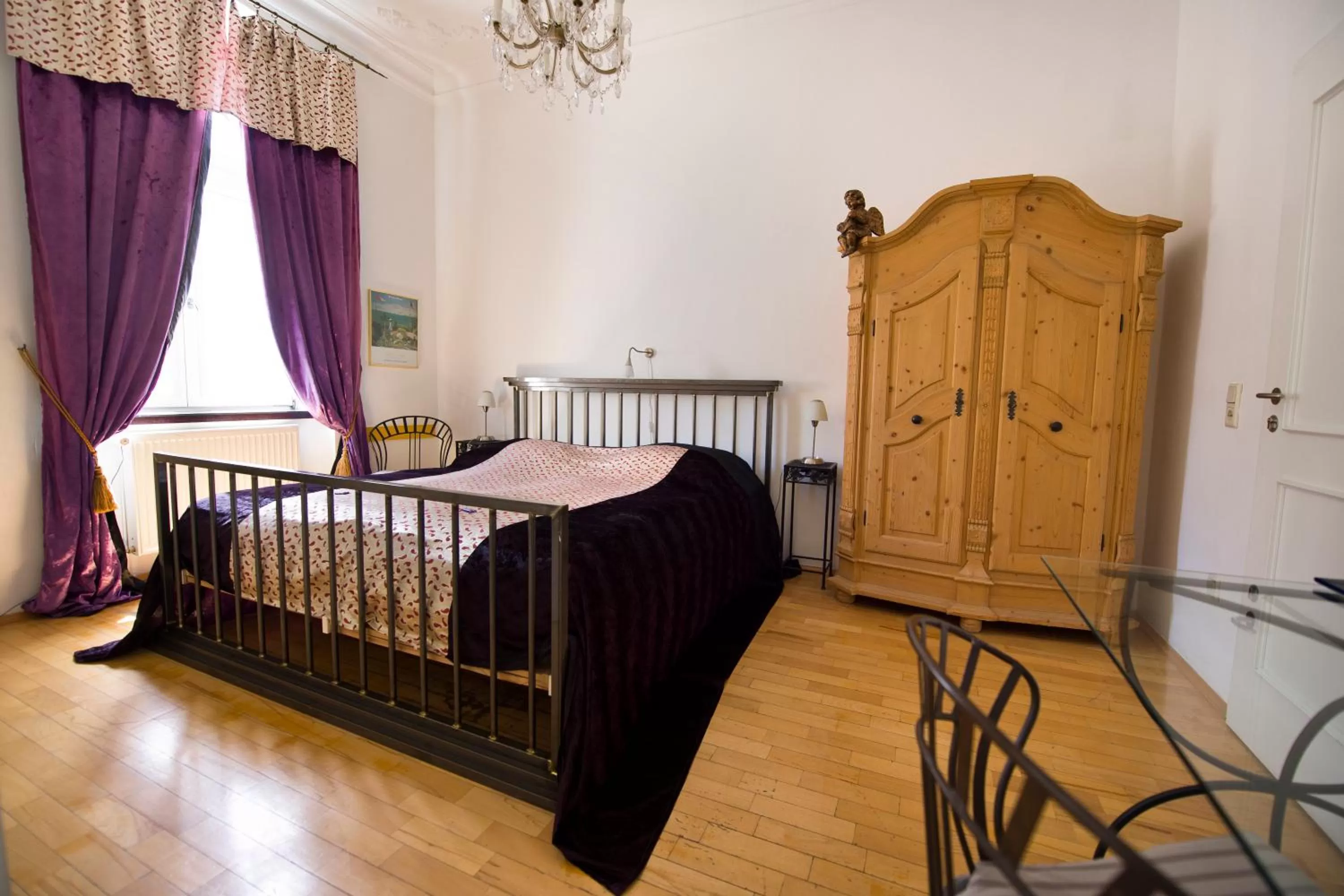 Photo of the whole room, Bed in Bon-Apart