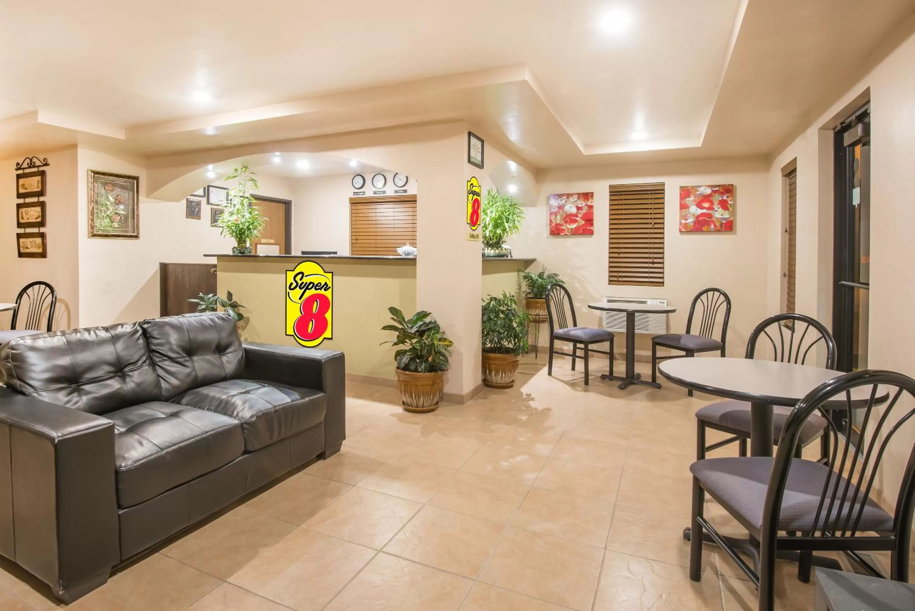 Lobby or reception in Super 8 by Wyndham Colby