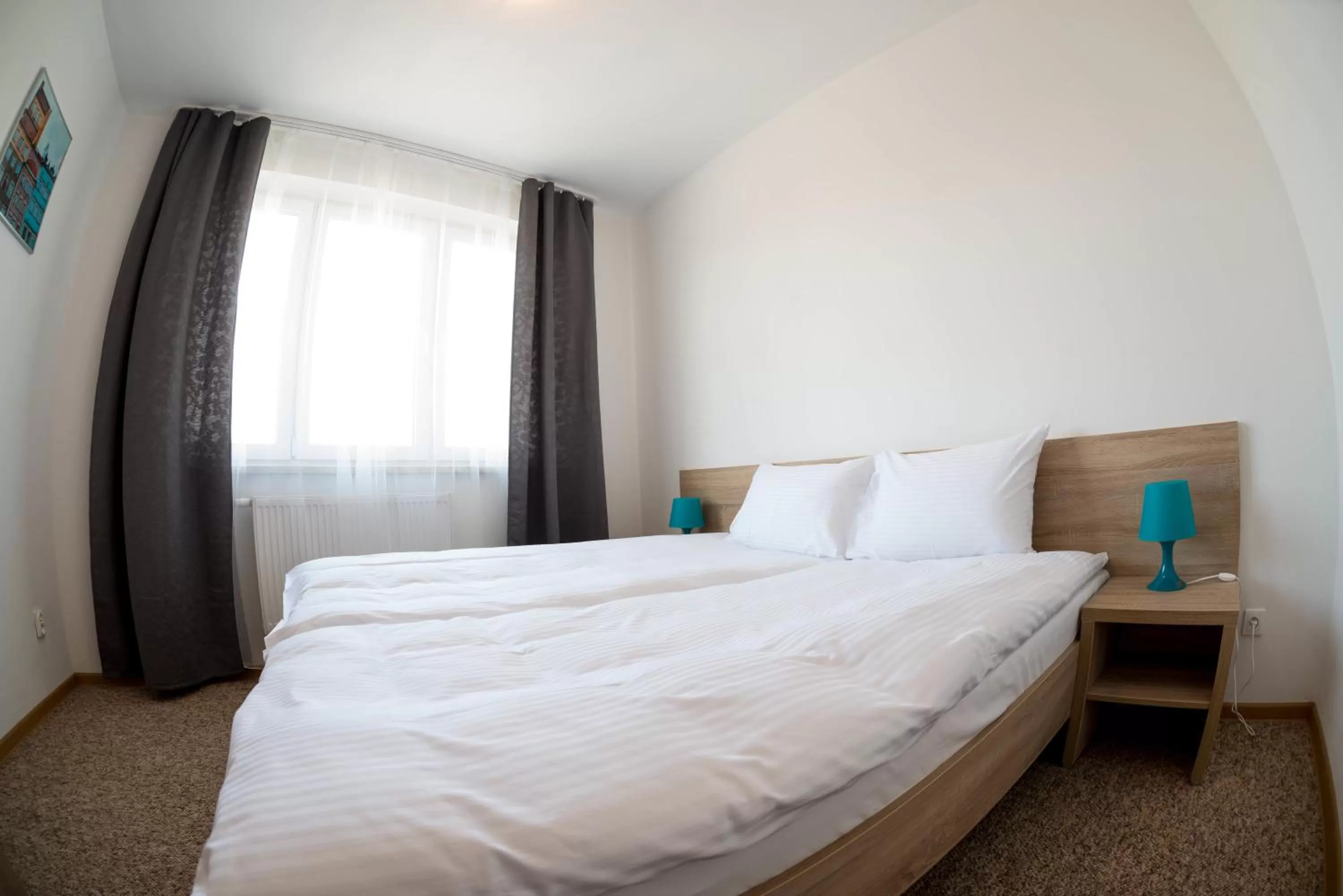 Photo of the whole room, Bed in Patra