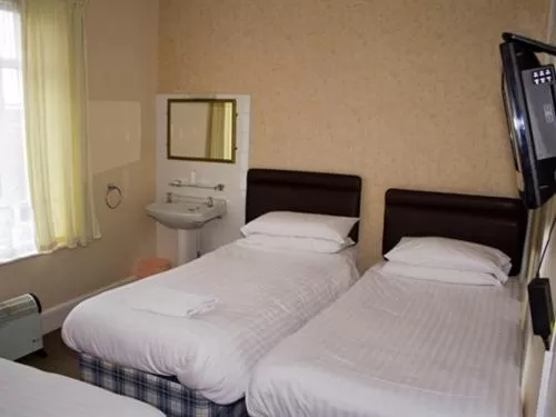 Bedroom, Bed in The Trevross