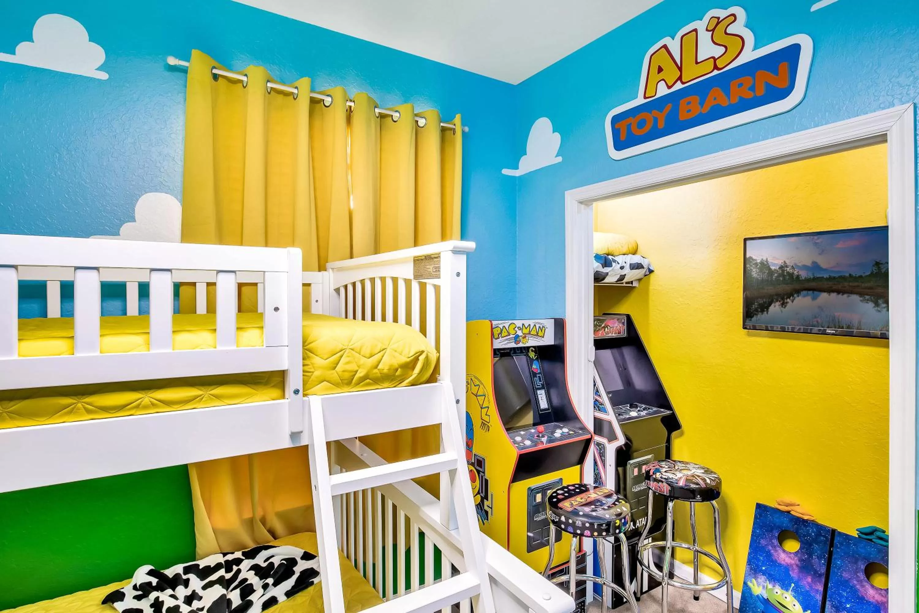 Game Room, Bed in Magical Adventure Condo w Waterpark near Disney No Resort Fees