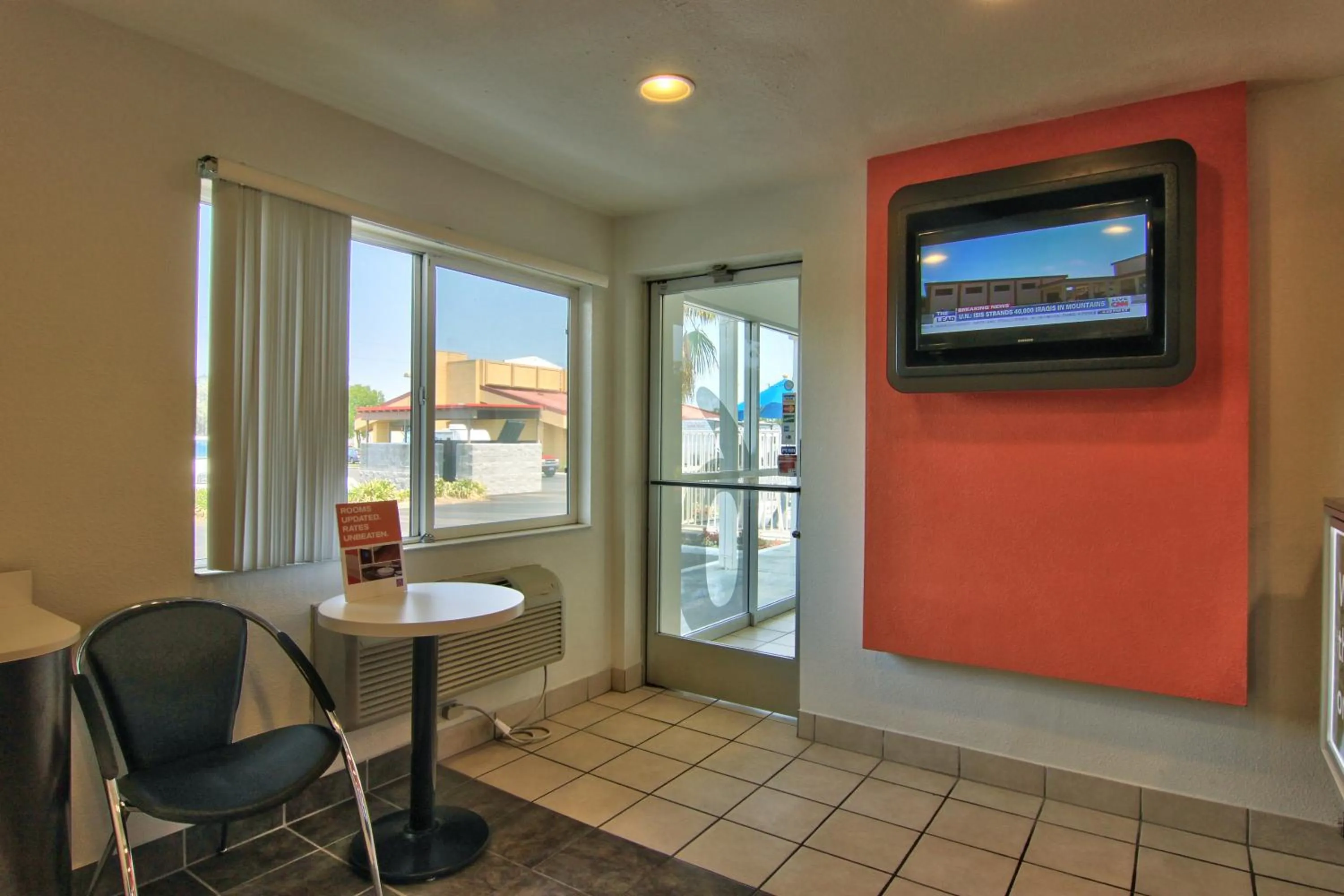 Lobby or reception in Motel 6-Woodland, CA Sacramento Airport