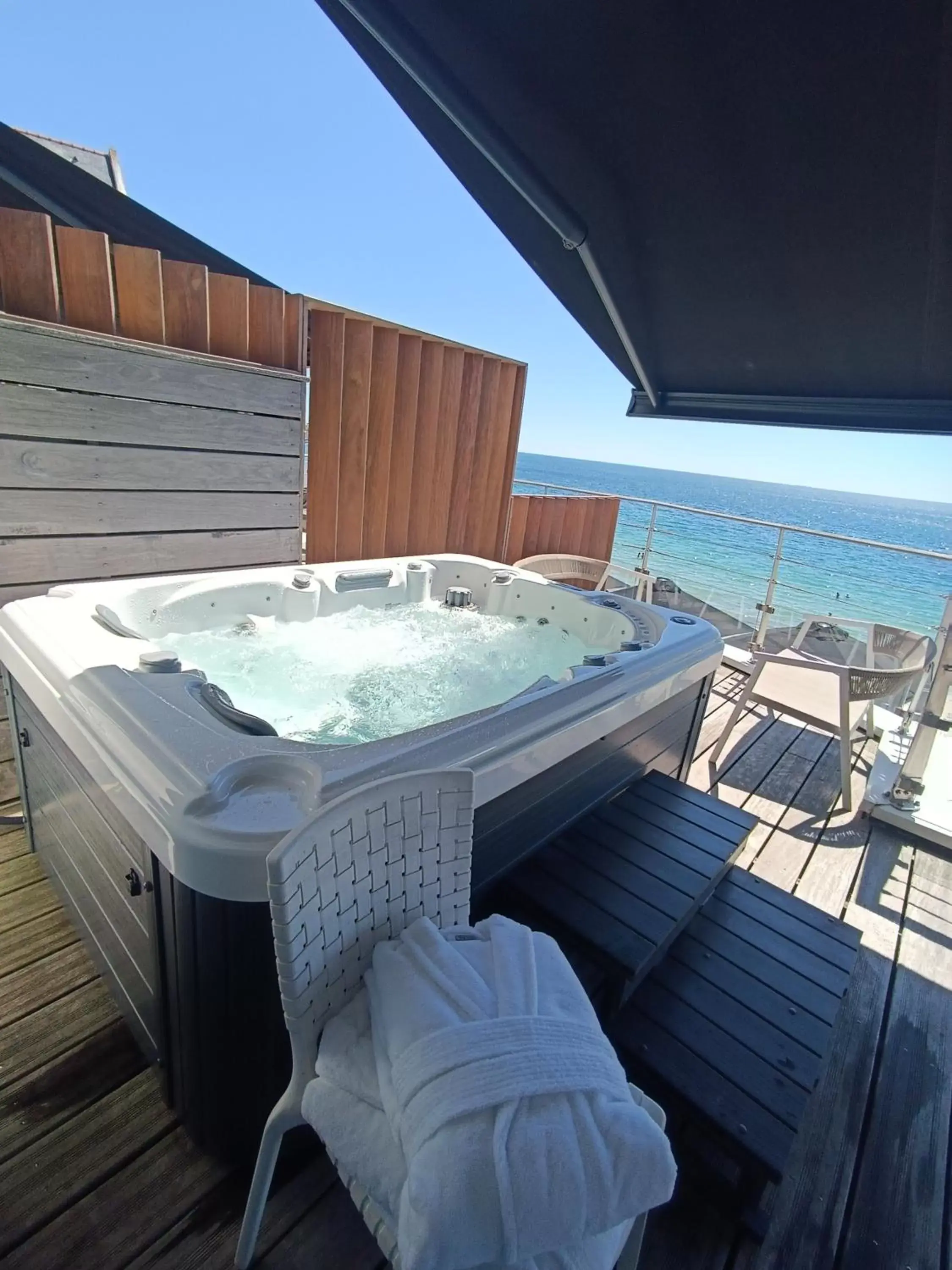 King Room with Spa Bath in Les Sables Blancs King Room with Spa Bath in Les Sables Blancs