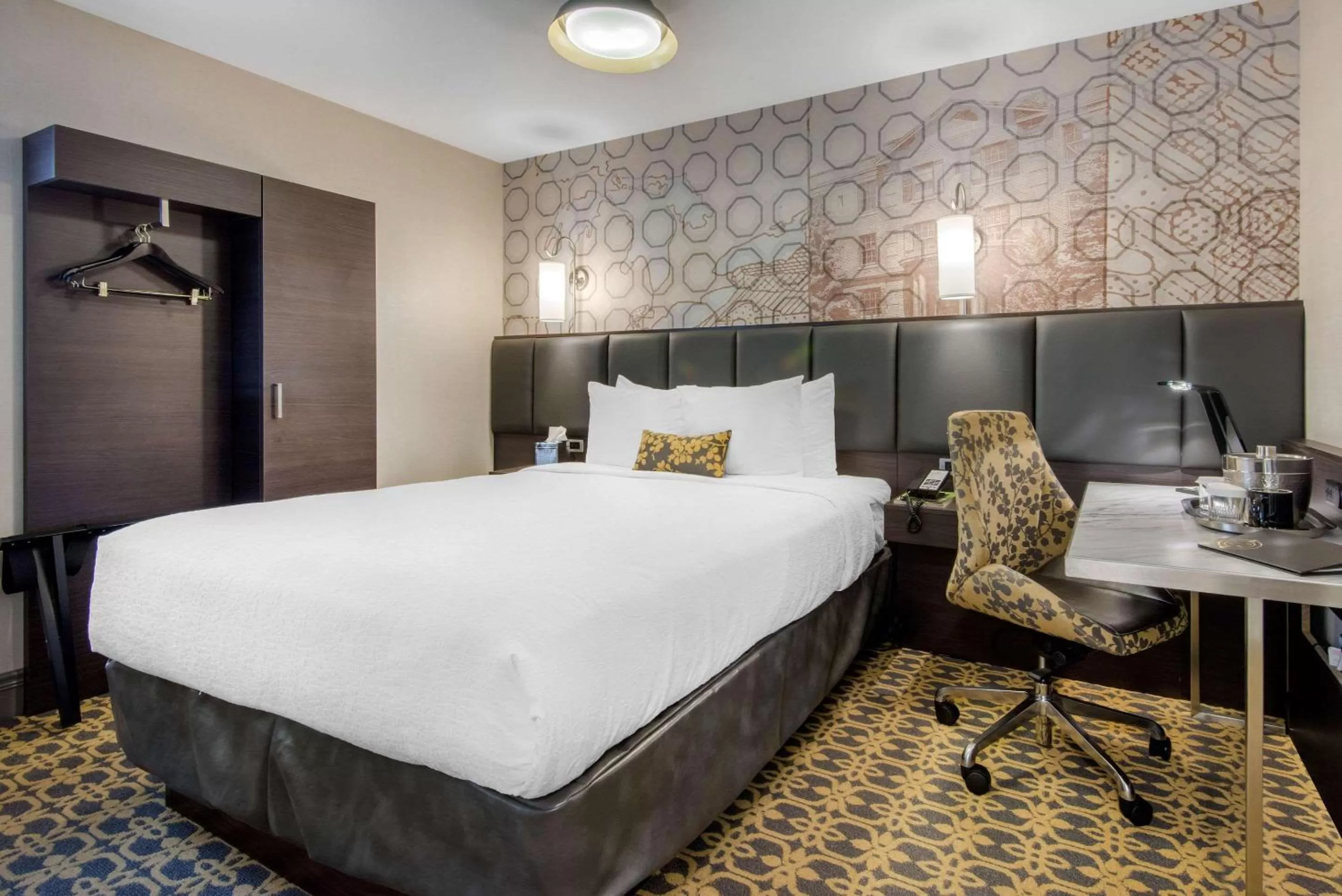 Photo of the whole room, Bed in The Champlain Waterfront Hotel, an Ascend Collection Hotel