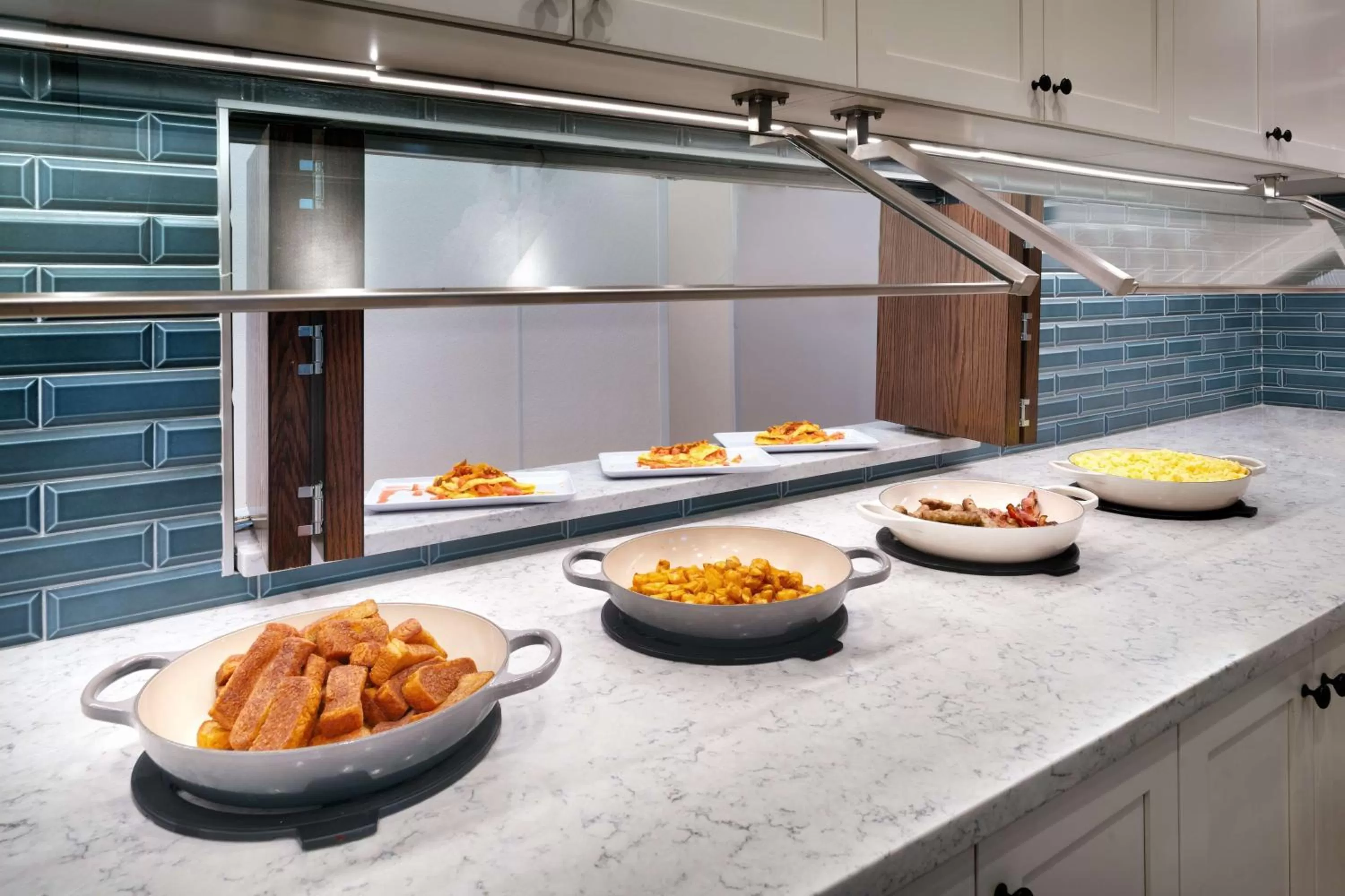 Breakfast in Hyatt Place Fayetteville/Springdale