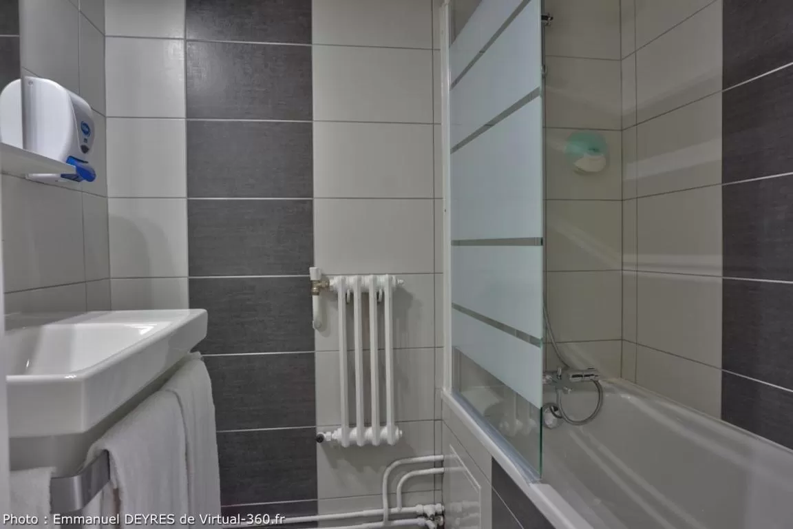 Hôtel de Bretagne - anciennement Queen Serenity Hotel