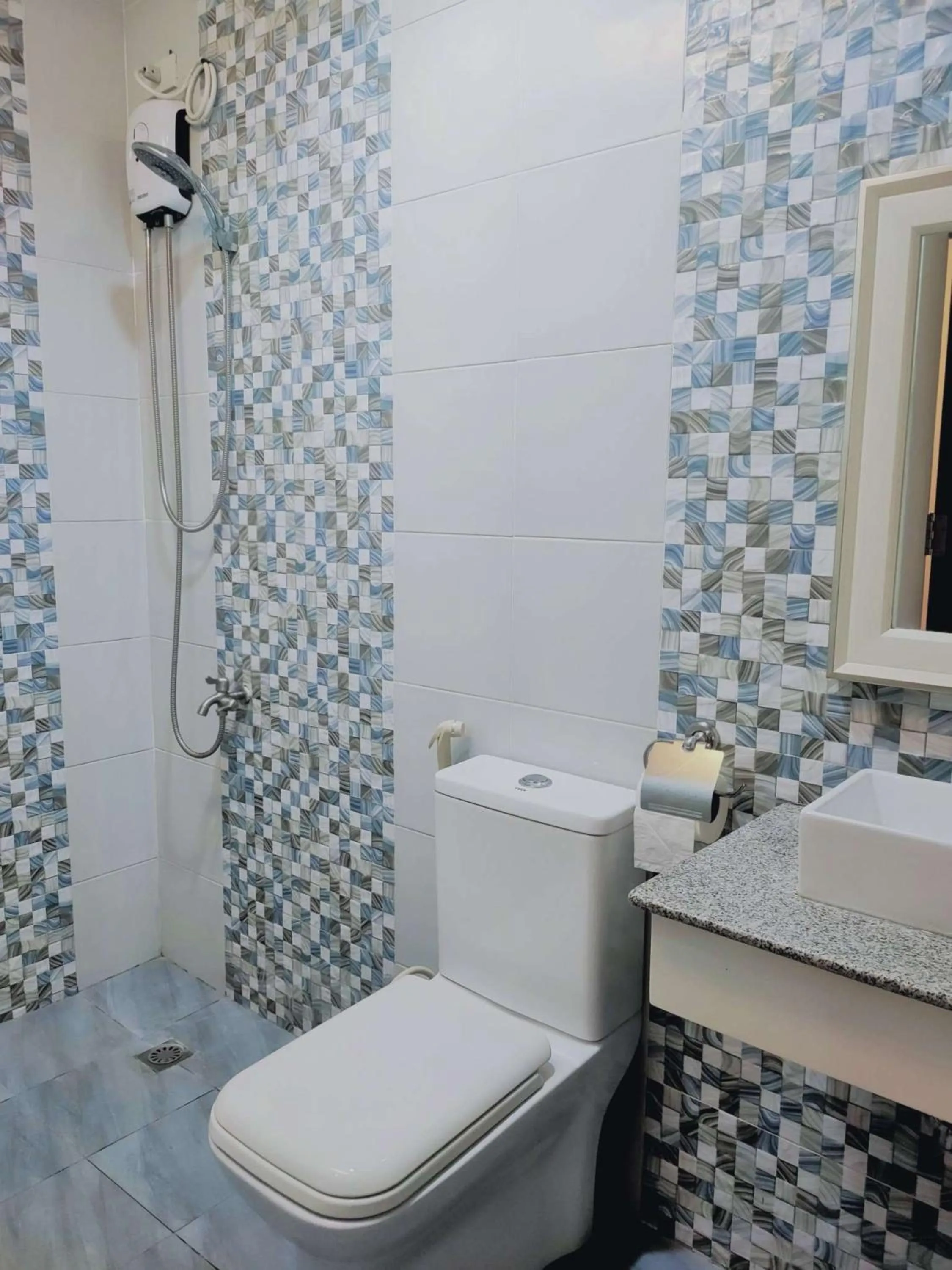 Toilet in Sea Horizon Resort