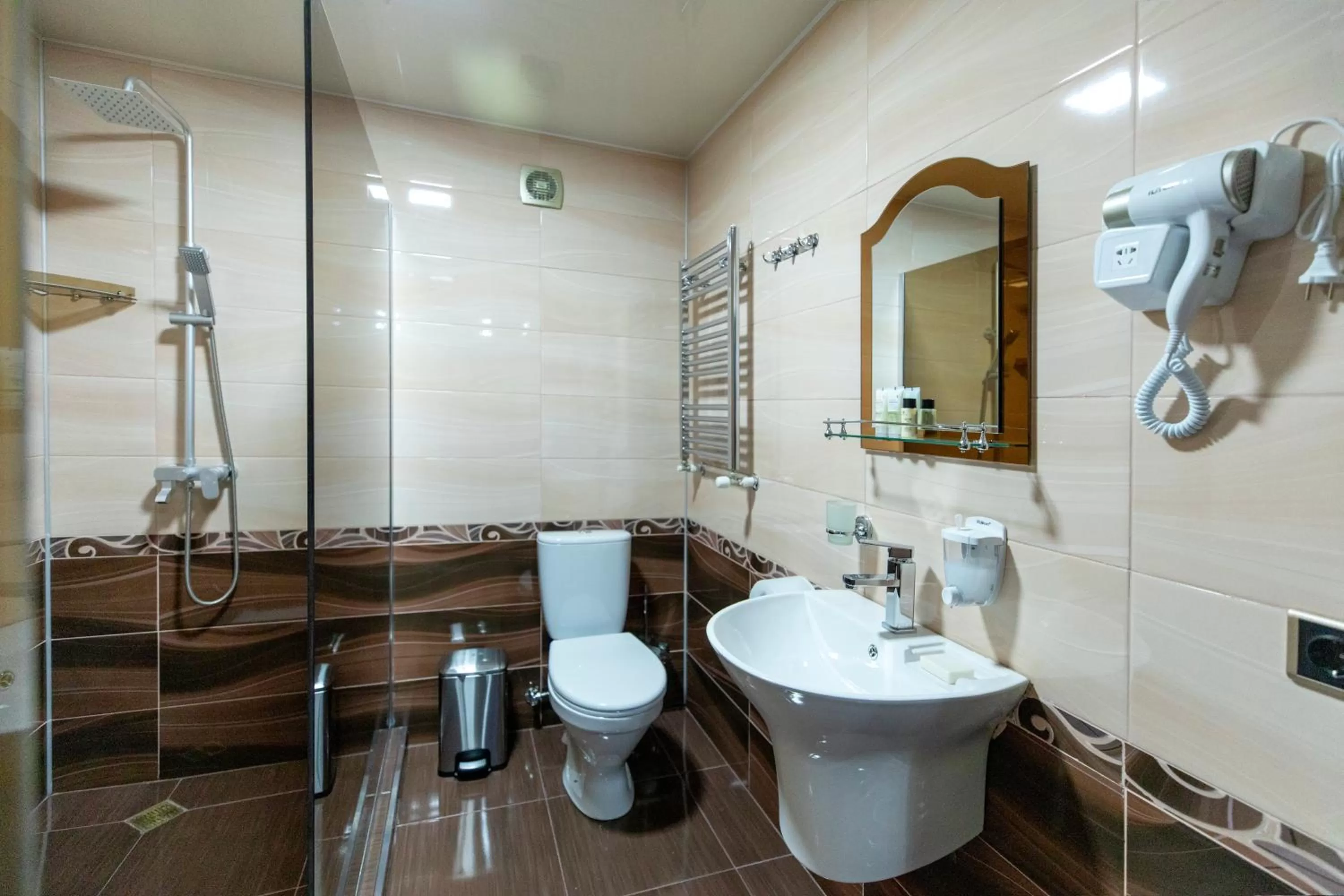 Bathroom in Georgia Gold