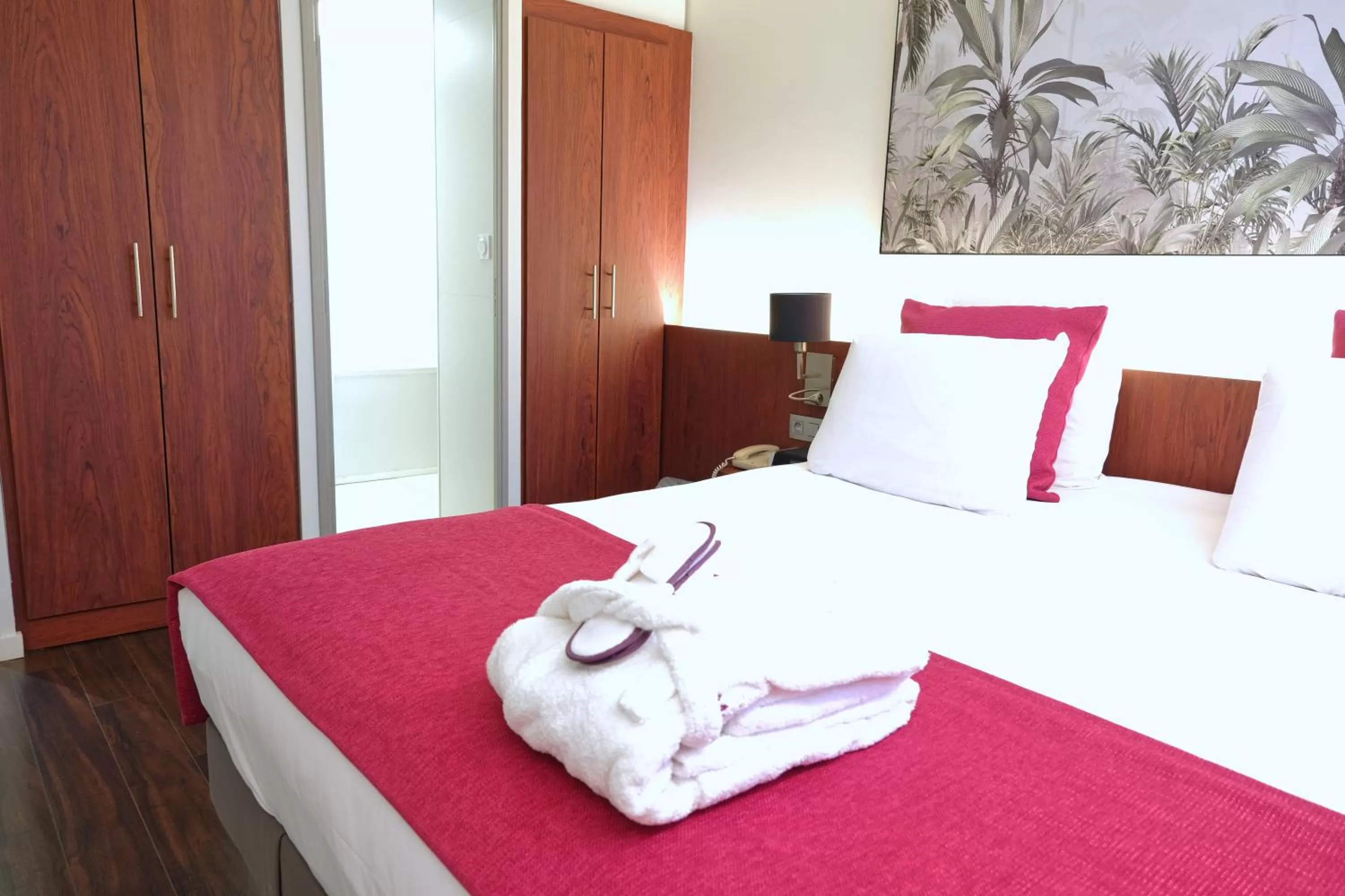 Photo of the whole room, Bed in Mercure Perpignan Centre