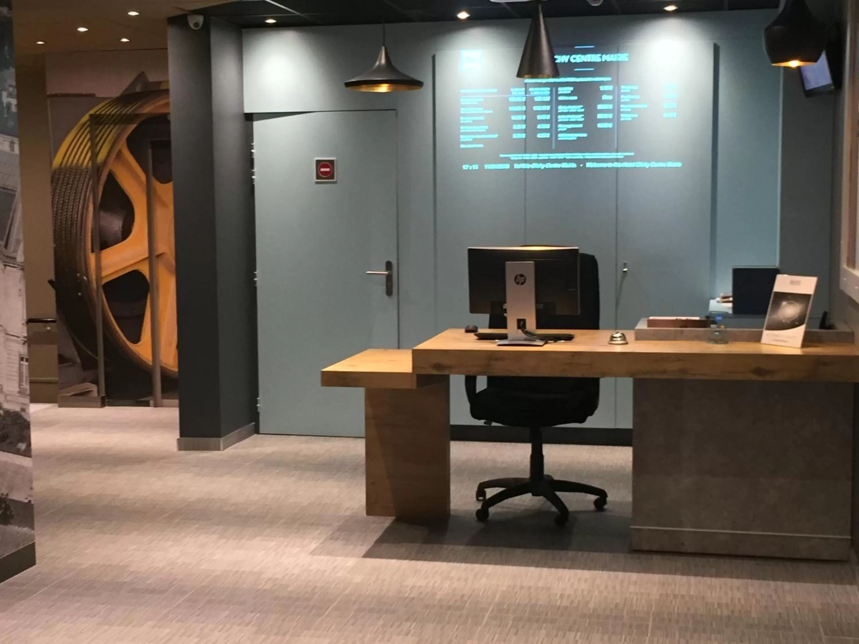 Lobby or reception in ibis Clichy Centre Mairie