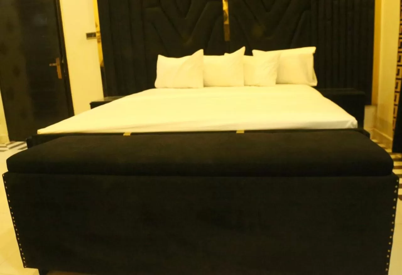 Bed in HOTEL DE SMART Multan