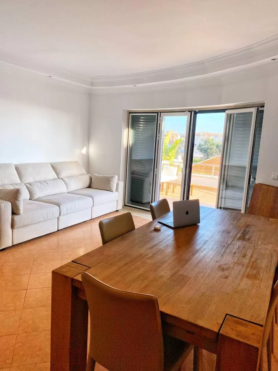 Dining Area in FremdHeim