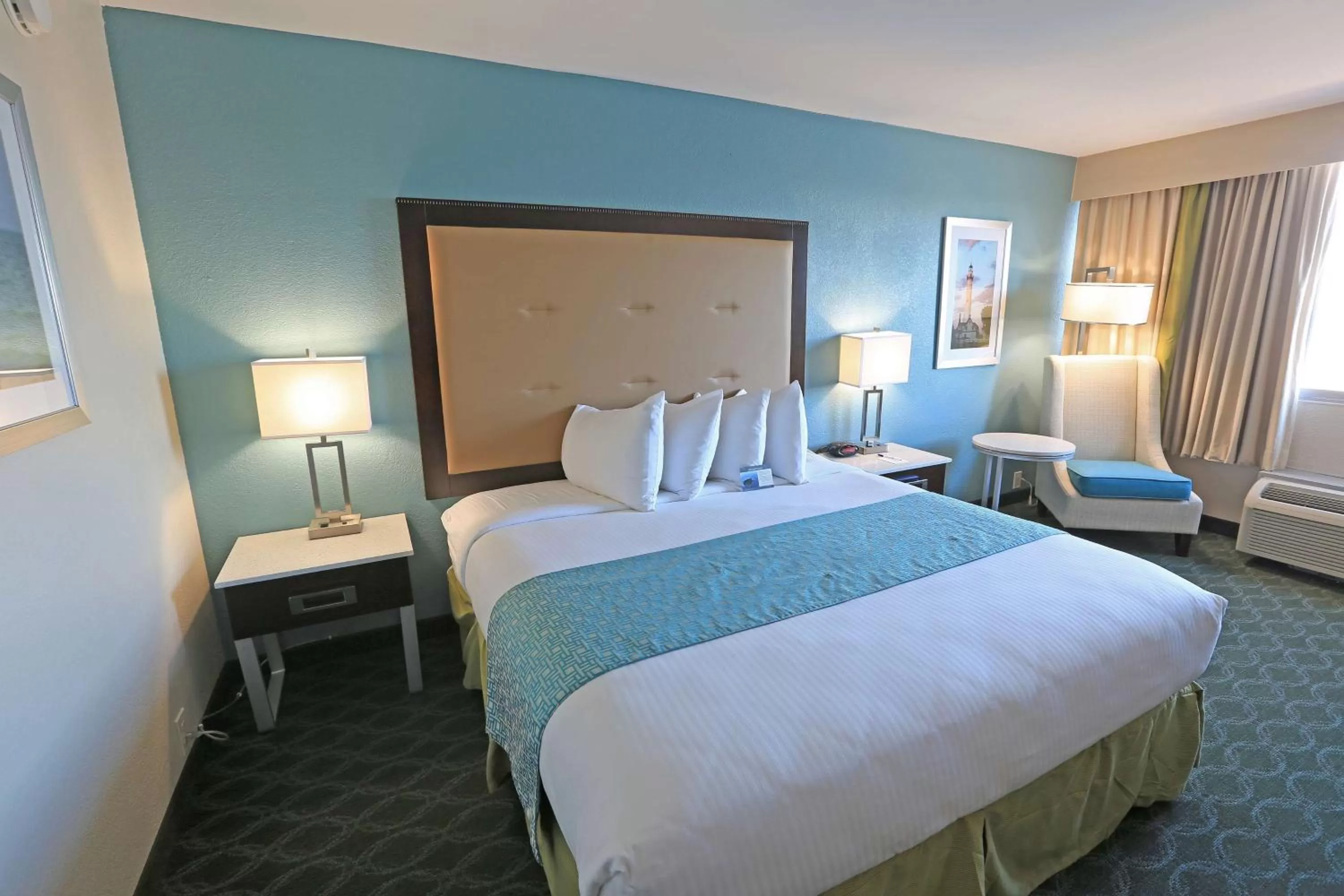 Photo of the whole room, Bed in Wyndham Garden Kenosha Harborside