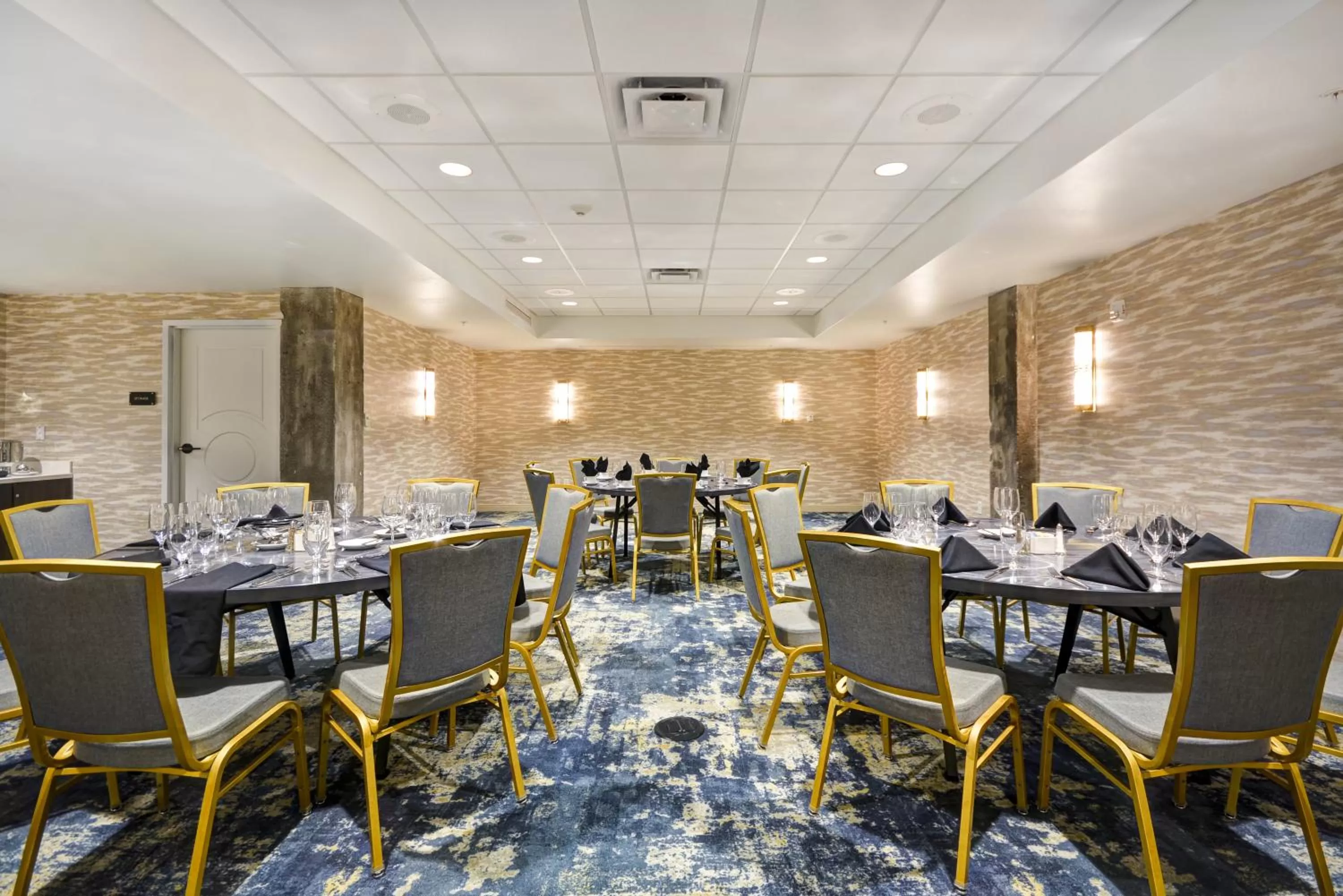 Meeting/conference room in Hotel Indigo Kansas City - The Crossroads by IHG