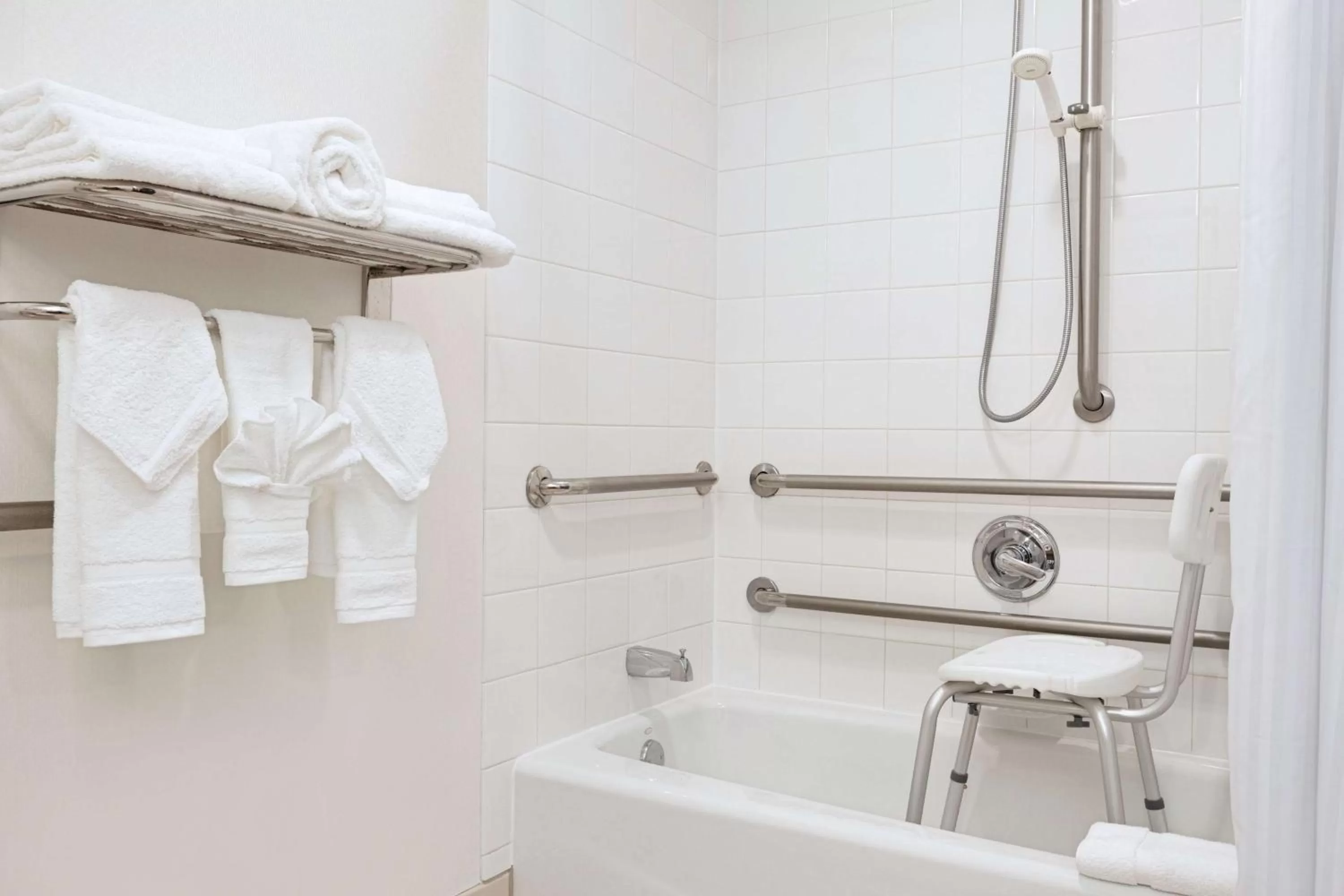 Bathroom in Hilton Garden Inn Worcester