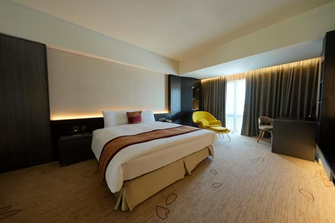 Bedroom, Bed in Evergreen Plaza Hotel - Tainan