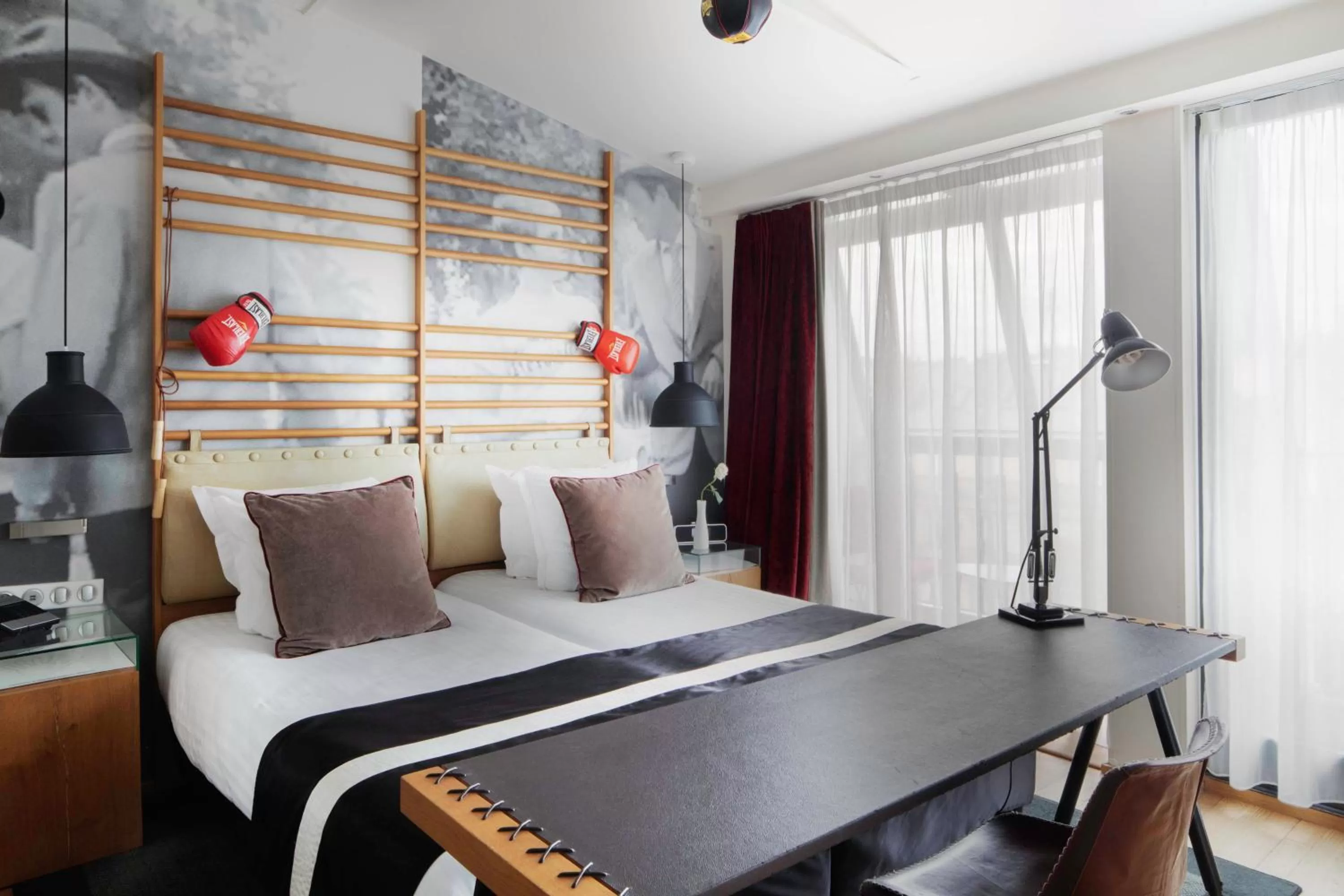 Bedroom, Bed in Le 123 Sébastopol - Astotel